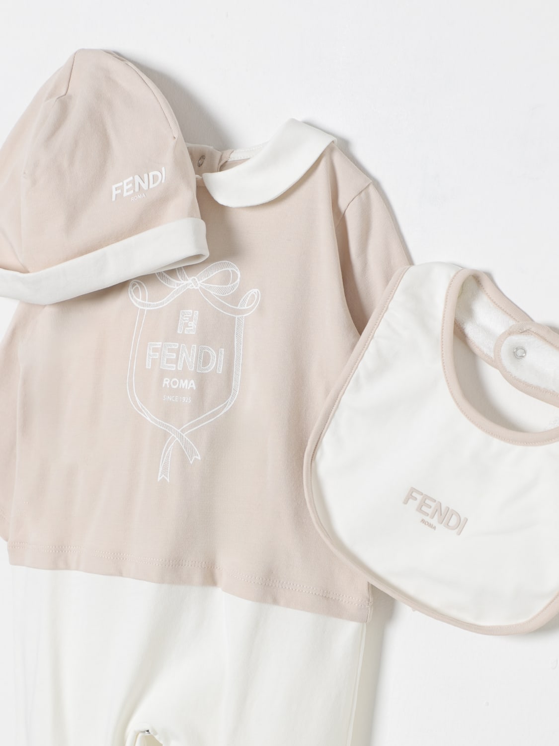 FENDI PACK: Fendi romper + bib + hat set, Beige - Img 3