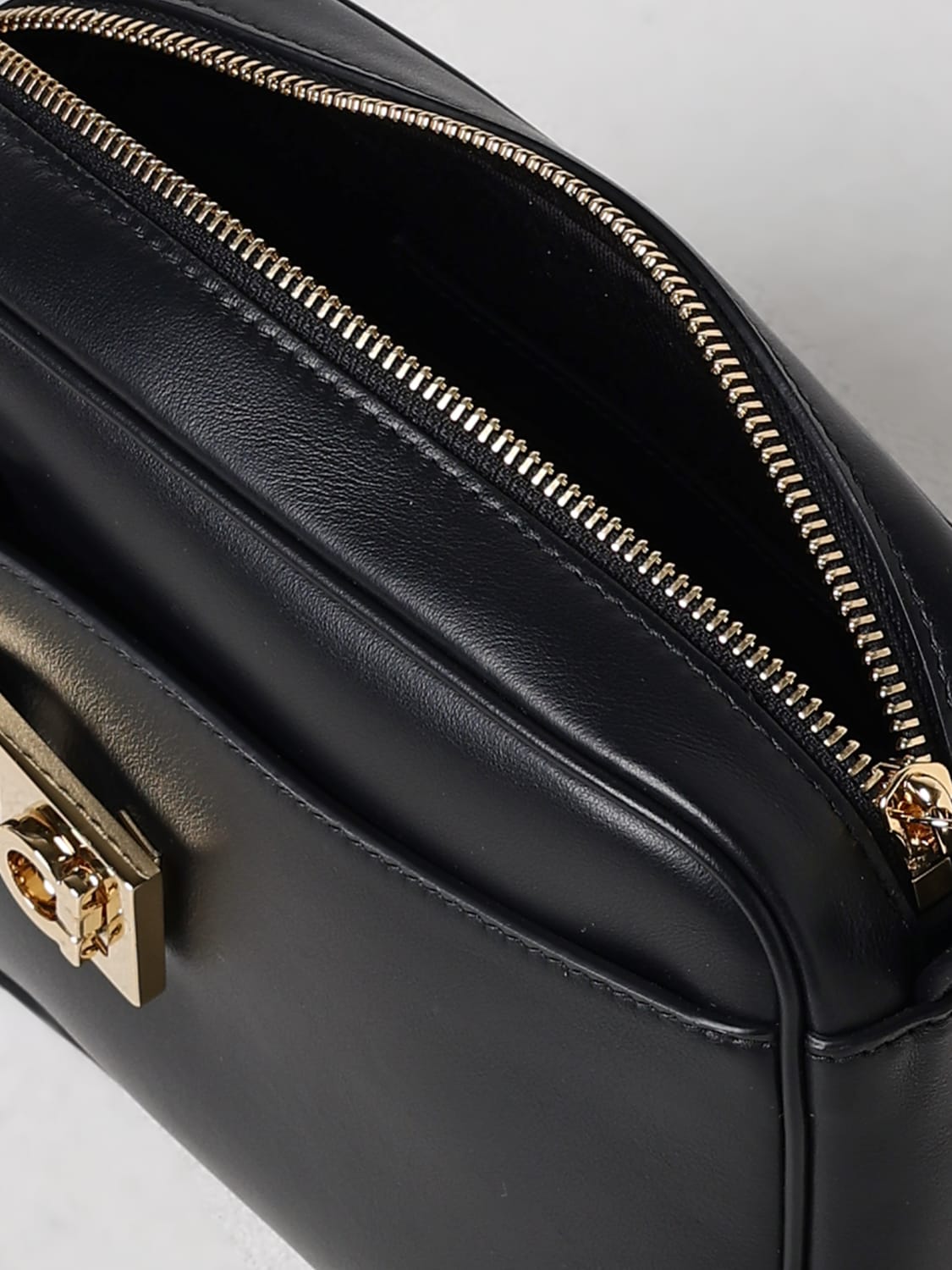 FERRAGAMO UMHÄNGETASCHE: Schultertasche damen Ferragamo, Schwarz - Img 5