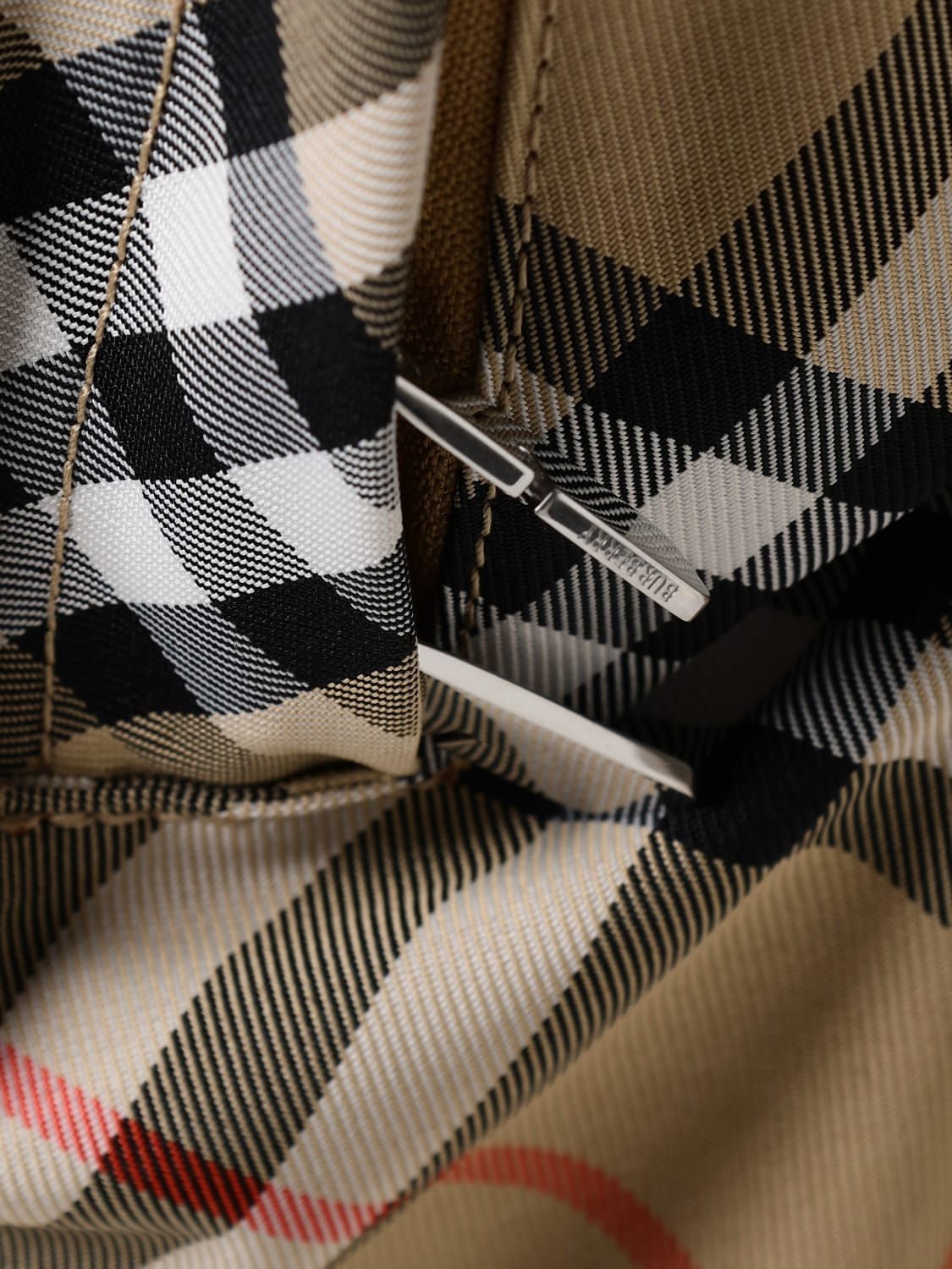 BURBERRY ZAINO: Zaino Vintage Check Burberry in nylon stampato , Beige - Img 4