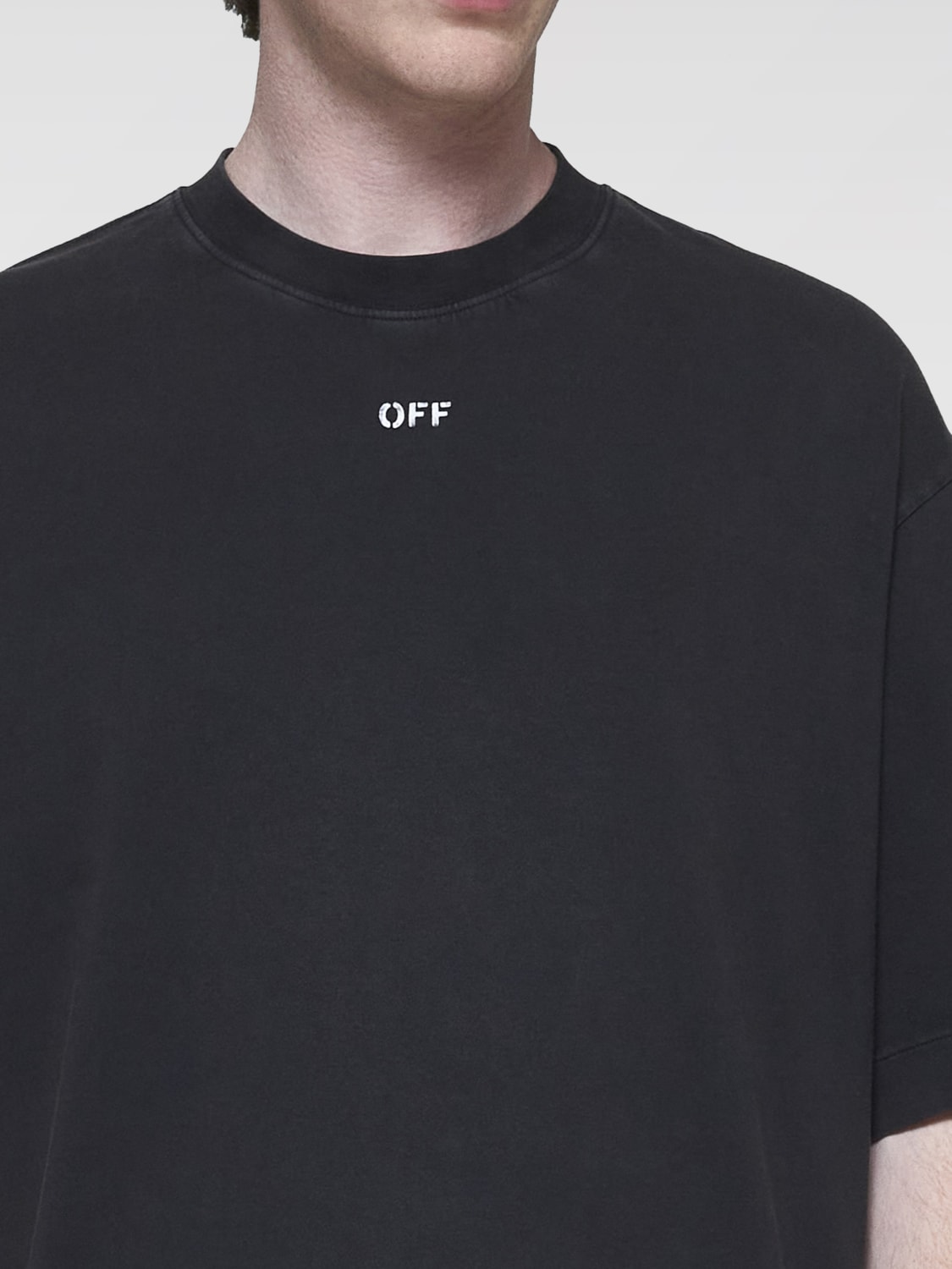 OFF-WHITE T-SHIRT: T-shirt Off-White con stampa grafica posteriore, Nero - Img 3