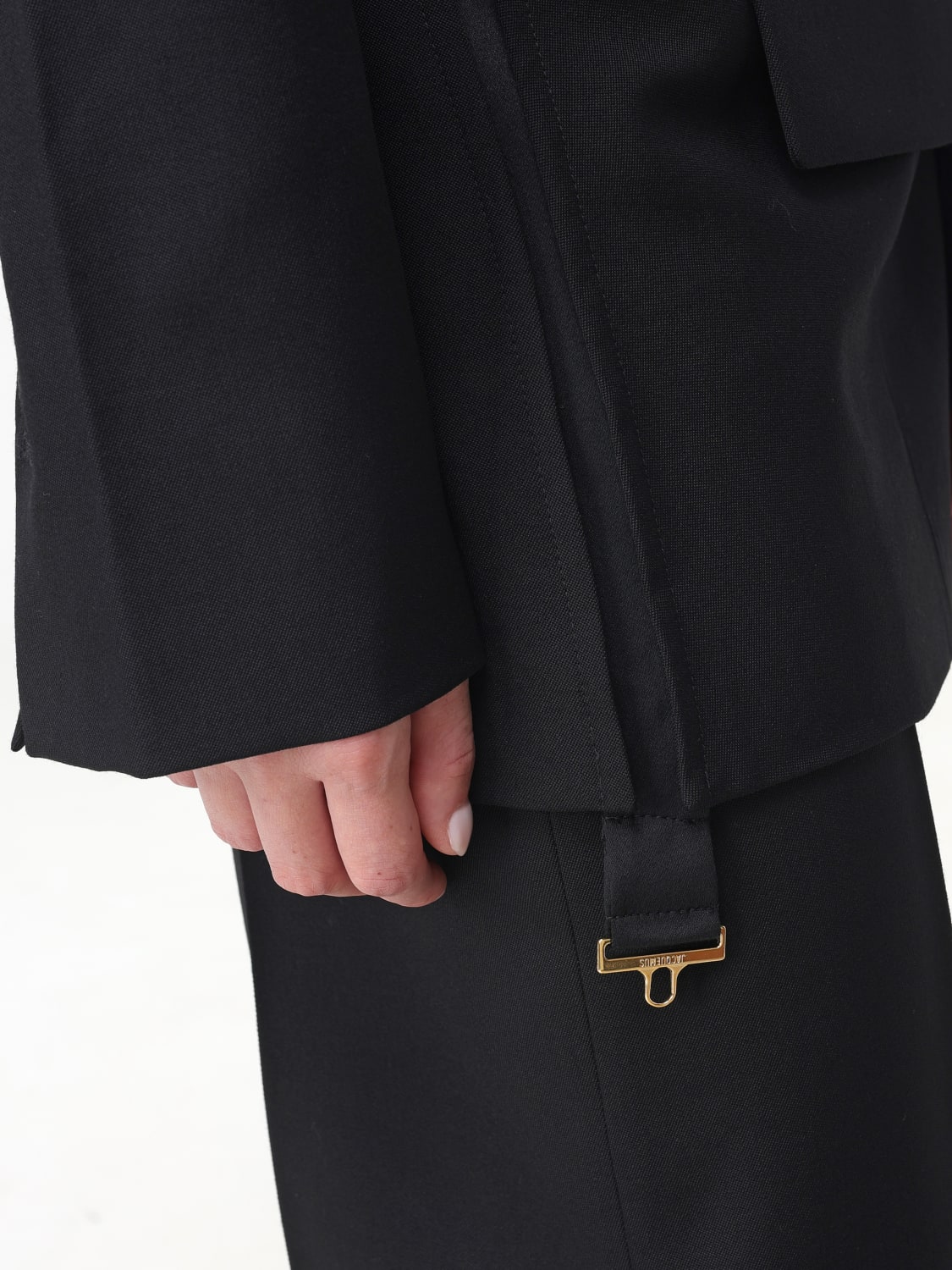 アウターその他 JACQUEMUS Woman Blazer Black 23E231JA0221333 990 Jacquemus Outlet: women's blazer - Black | Jacquemus blazer