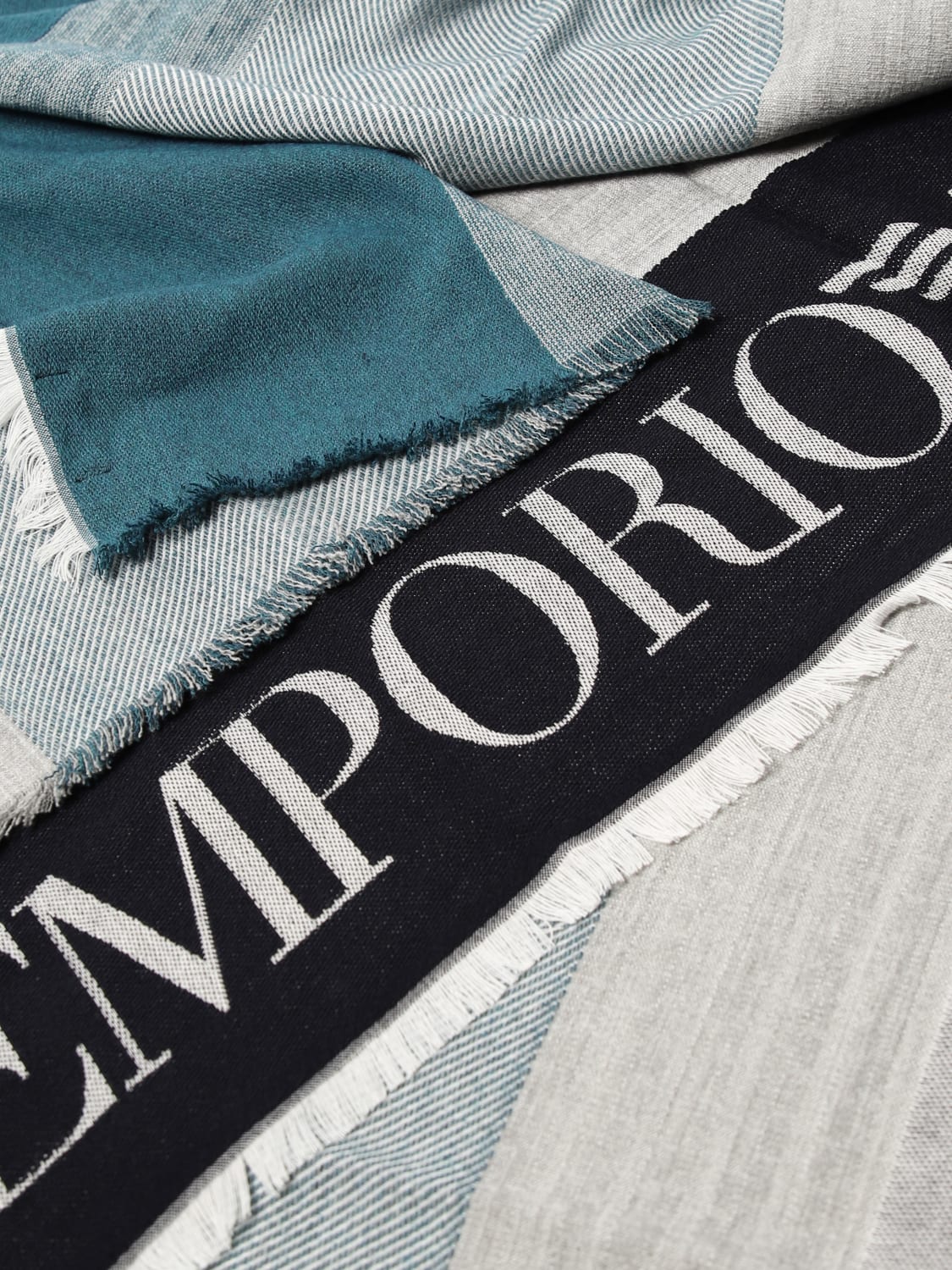 スカーフ EMPORIO ARMANI Woman Scarf Green 6352744F318 45784 EMPORIO ARMANI: Scarf woman - Green | Emporio Armani scarf