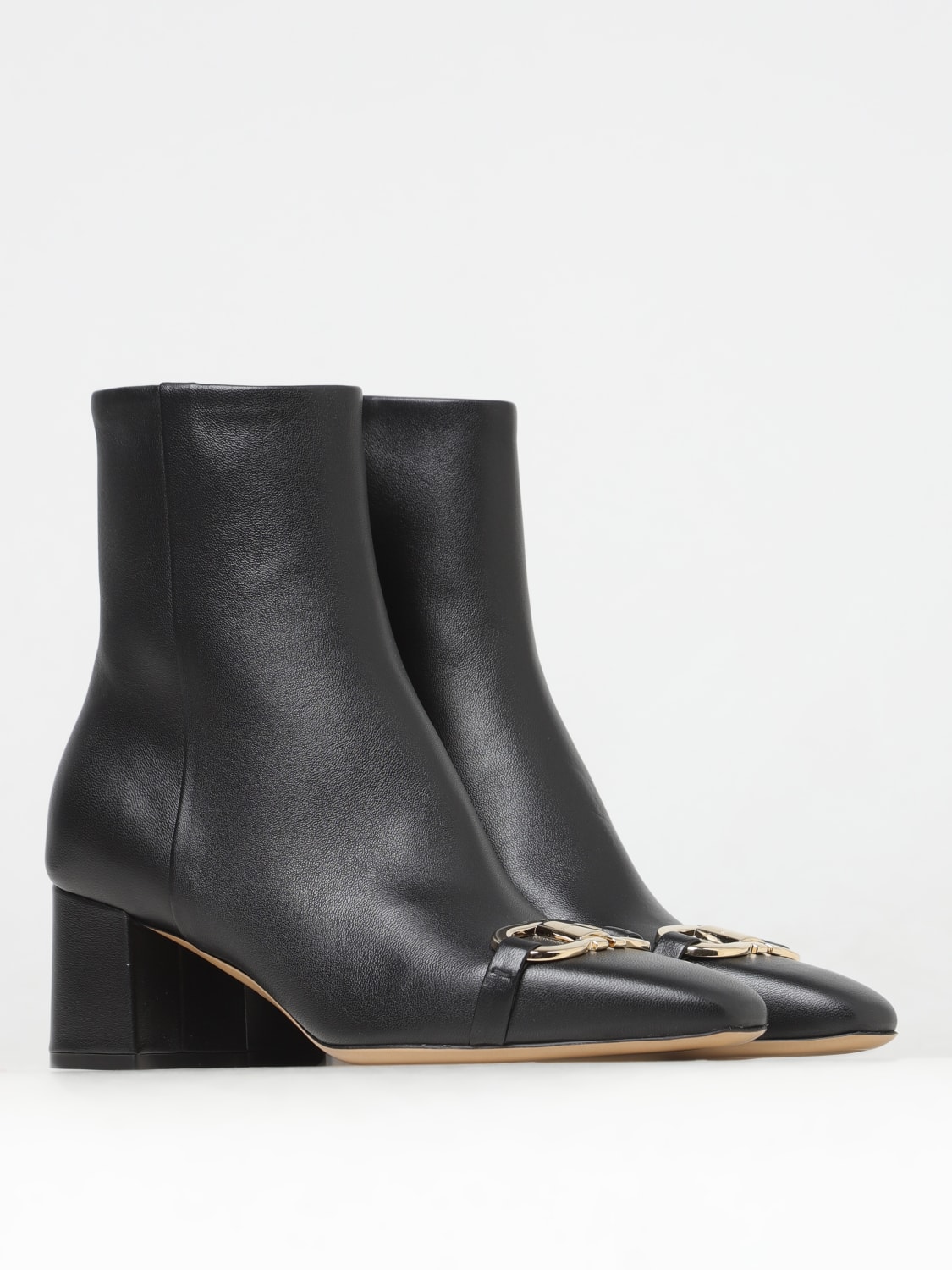 FERRAGAMO FLAT ANKLE BOOTS: Shoes woman Ferragamo, Black - Img 2