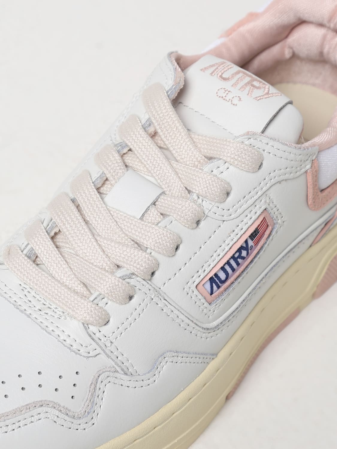 AUTRY SNEAKERS: Sneakers CLC Autry in pelle e mesh , Rosa - Img 4