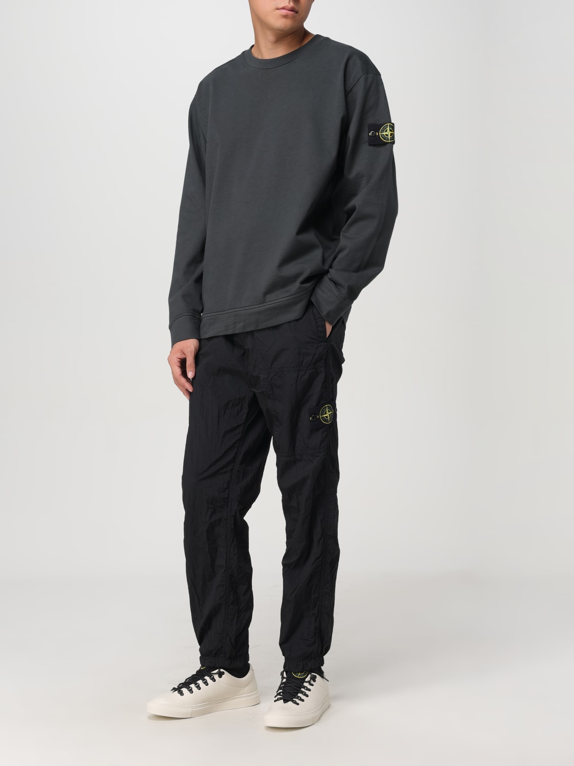 STONE ISLAND：スウェットシャツ メンズ - グレー | GIGLIO.COM