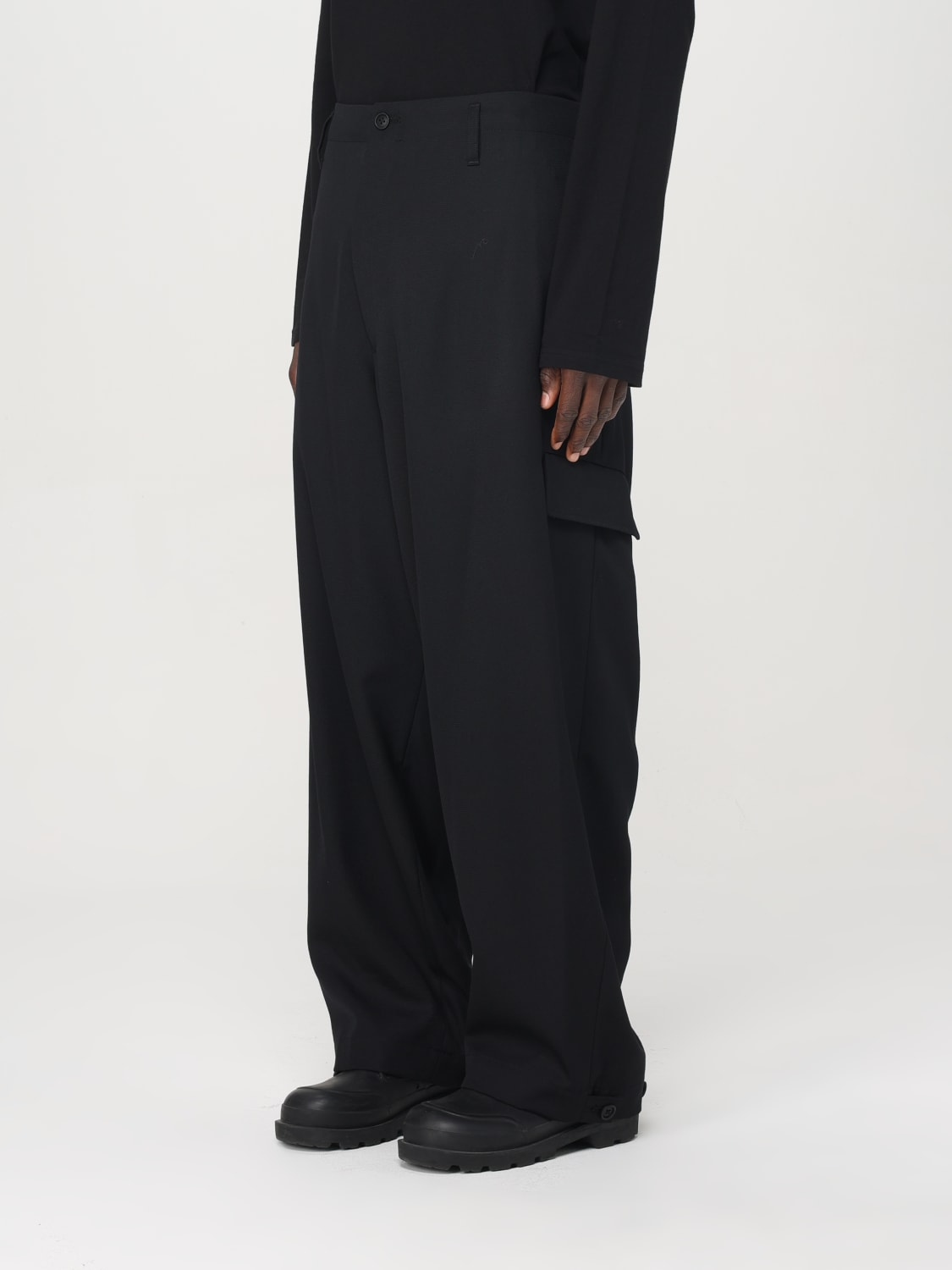 YOHJI YAMAMOTO: Pants men - Black | Yohji Yamamoto pants HOP72534