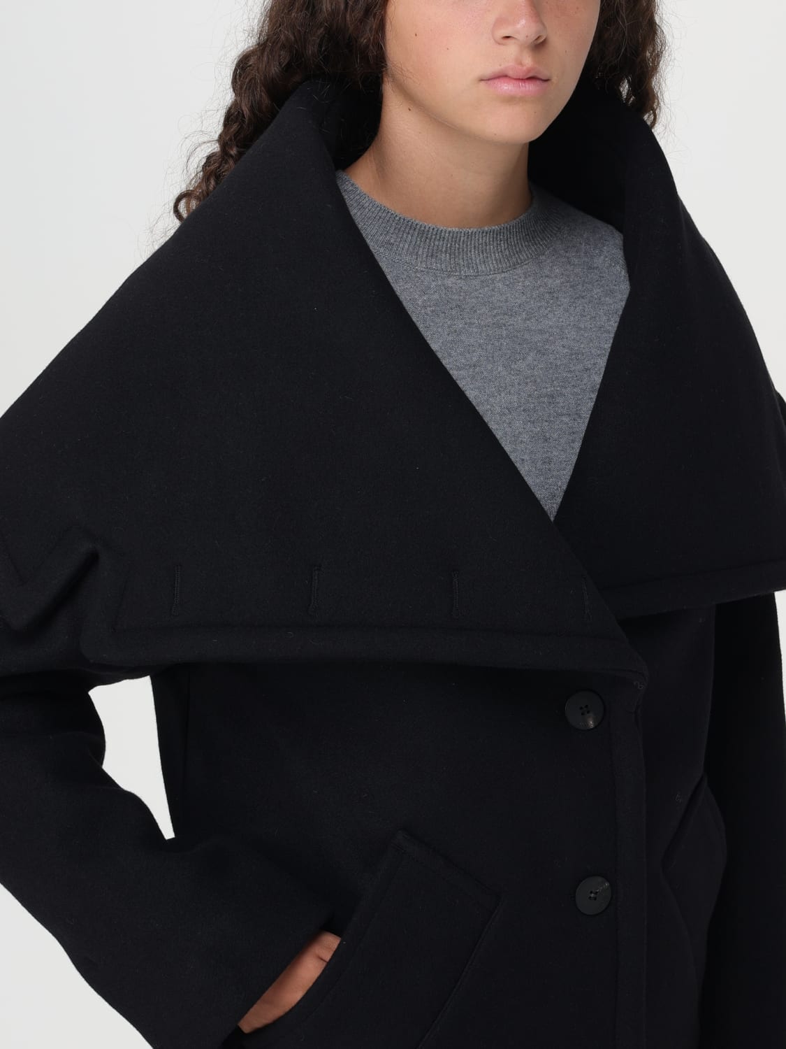 JACQUEMUS: Coat woman - Black | Jacquemus coat 243C00771614