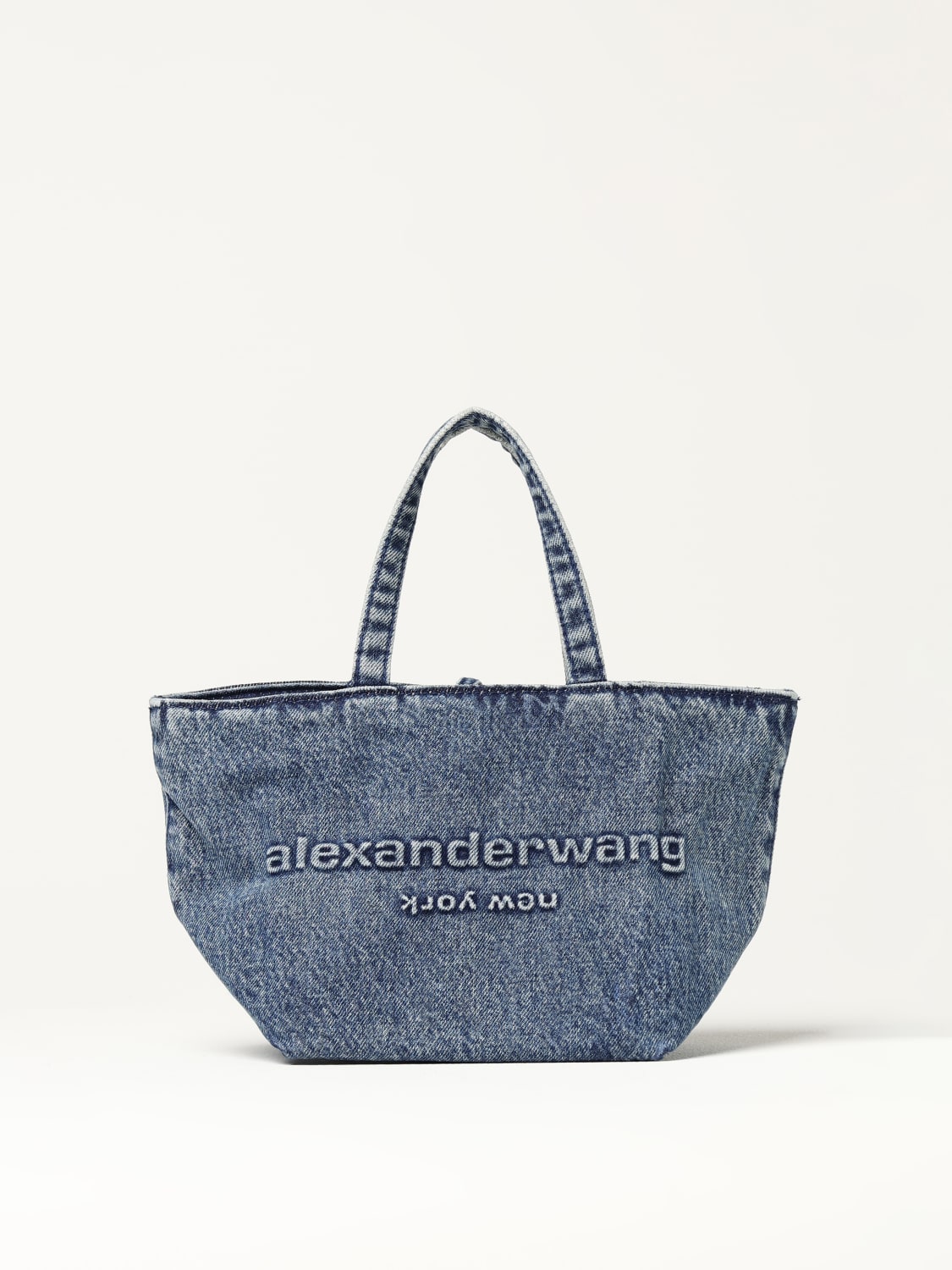 ドームサーキュラーデニムプリントレザーバッグ/Alexander Wang FALLING BACK LOGO JACKET IN PEBBLE BLEACH DENIM in PEBBLE