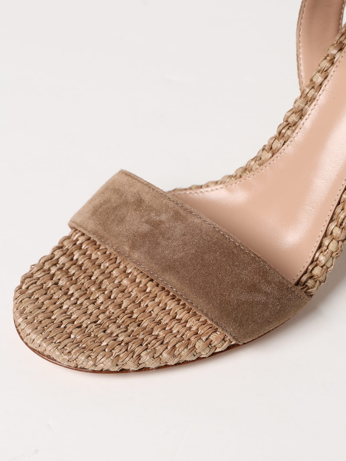 シューズ・サンダルその他 GIANVITO ROSSI Woman Heeled sandals Camel G3246985RICCBL GIANVITO ROSSI: Heeled sandals woman - Camel | Gianvito
