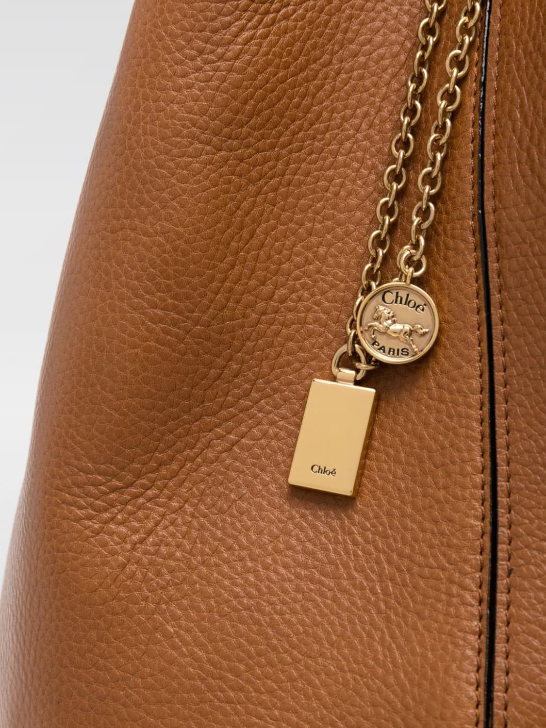 トートバッグ CHLOE Woman Tote bags Camel CHC25SS810N84 26M Spin tote bag | Chloé | OTTODISANPIETRO