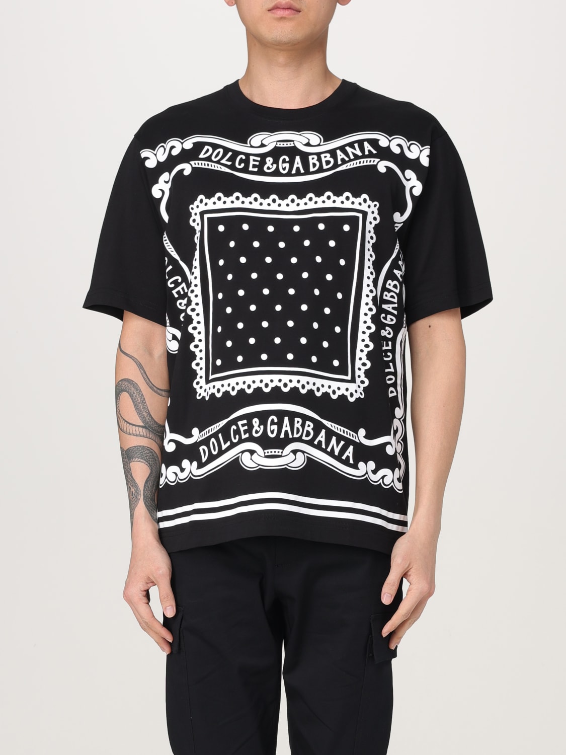 Tシャツ・カットソー DOLCE & GABBANA Men T-shirt Black G8PN9TG7N8O N0000 DOLCE & GABBANA: T-shirt men - Black | Dolce & Gabbana t