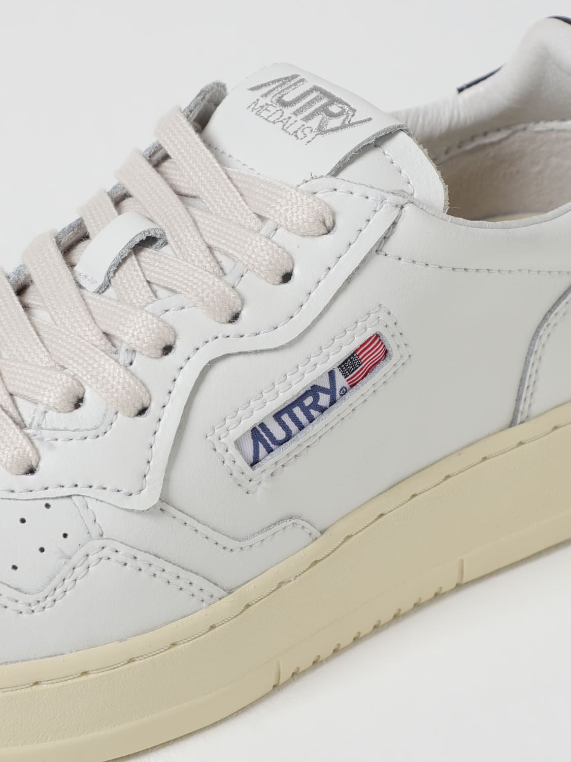スニーカー AUTRY Woman Sneakers White AULWLL22 Autry Medalist Mule Sneakers In White And Silver Leather