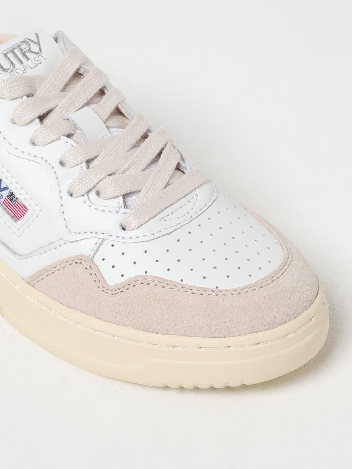 AUTRY: Shoes woman - White | Autry sneakers AULWLS74 online