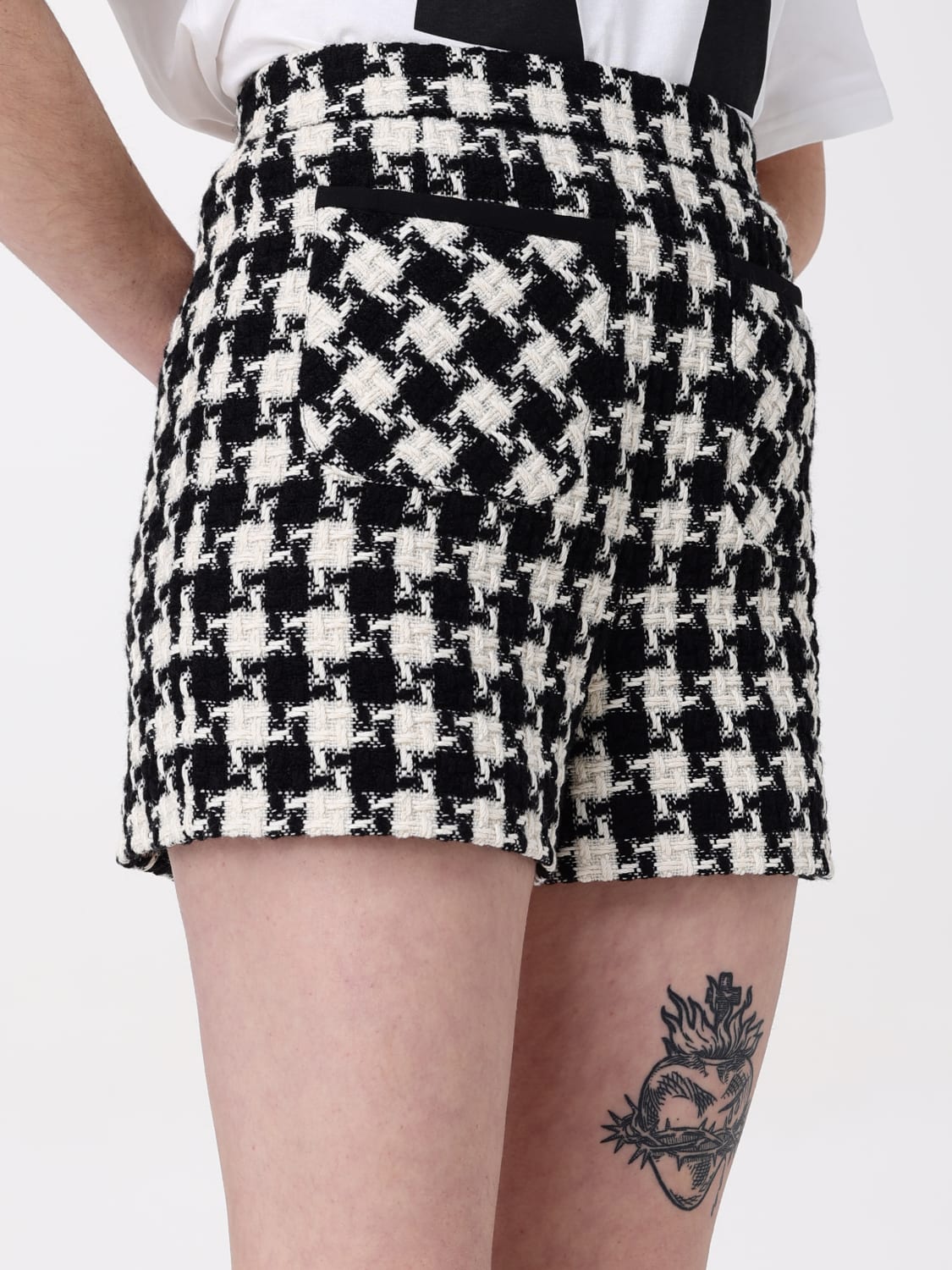 ショートパンツ VALENTINO Woman Short White 6B3RF2W090K 0AN VALENTINO：ショートパンツ レディース - ホワイト | GIGLIO.COM
