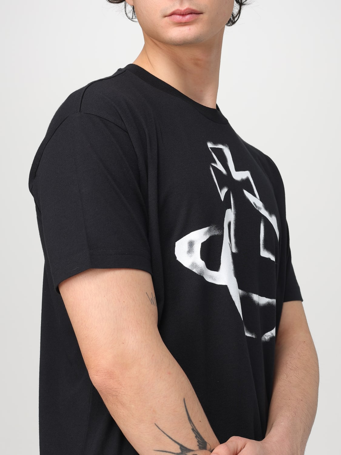 VIVIENNE WESTWOOD: T-shirt men - Black | Vivienne Westwood t