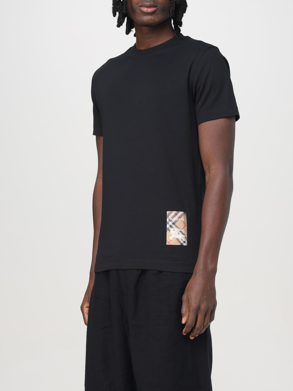BURBERRY: T-shirt men - Black | Burberry t-shirt 8104889