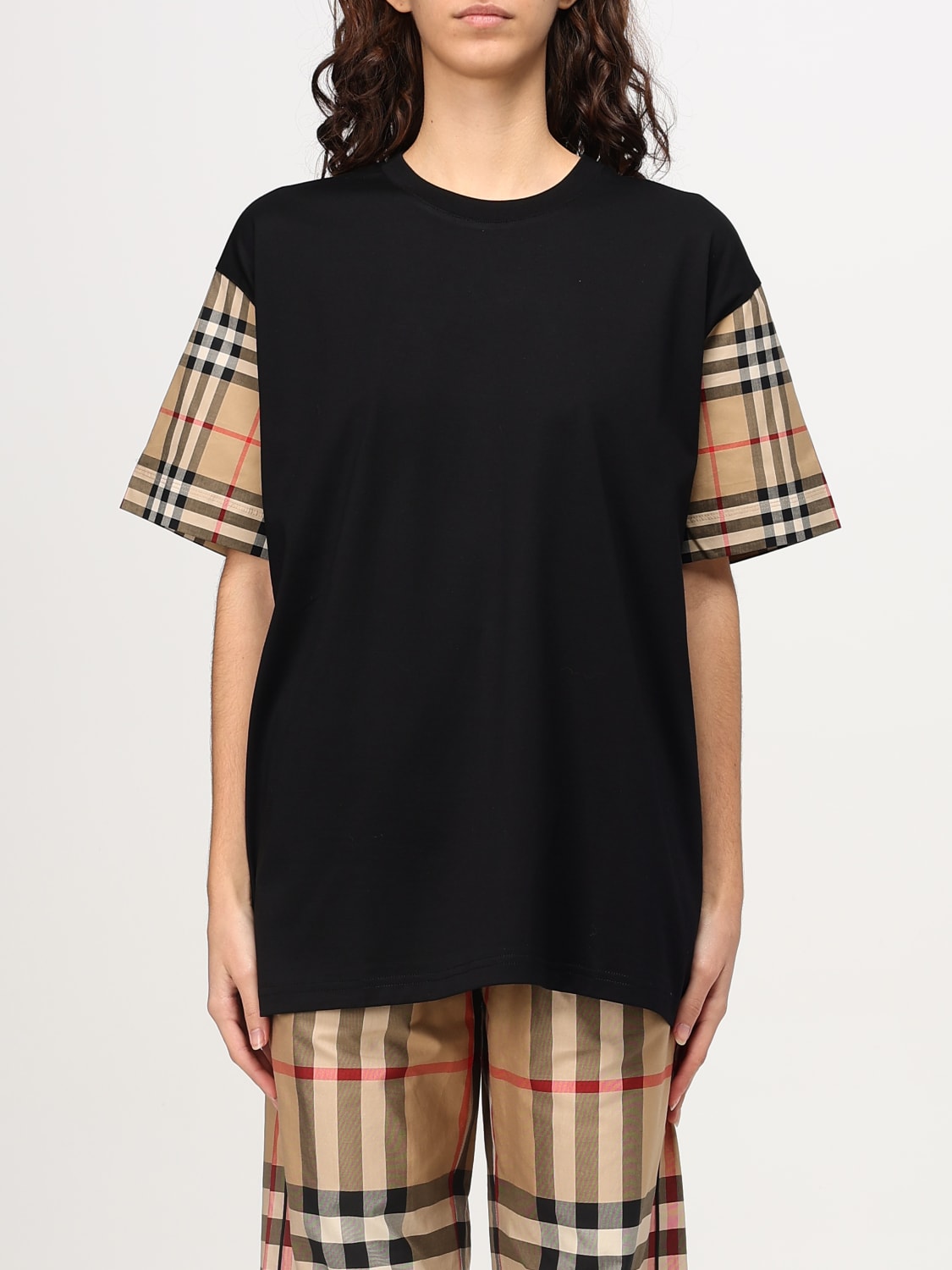 BURBERRY: T-shirt woman - Black | Burberry t-shirt 8073028