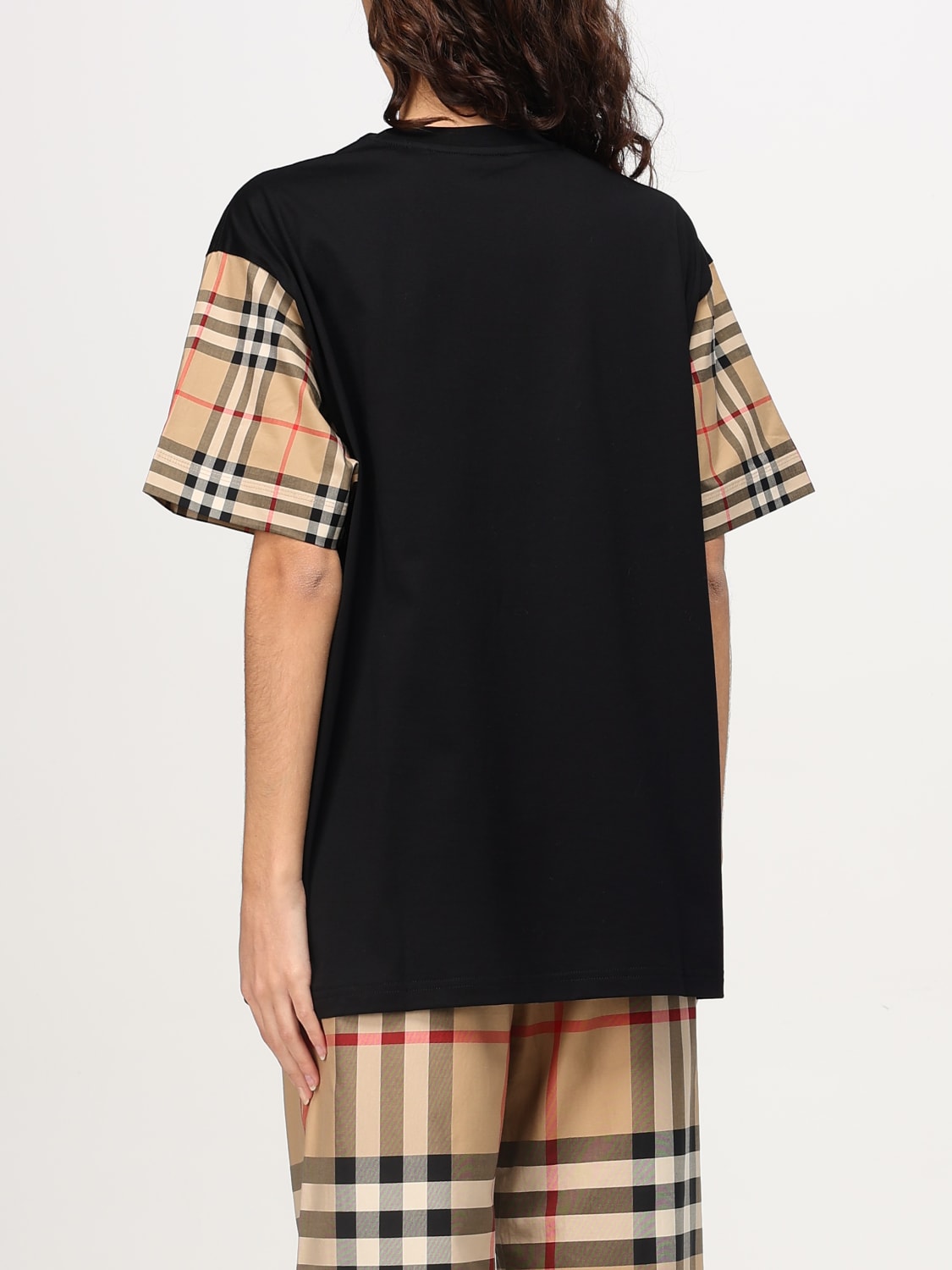 BURBERRY: T-shirt woman - Black | Burberry t-shirt 8073028 BURBERRY: T-shirt woman - Black | Burberry t-shirt 8073028