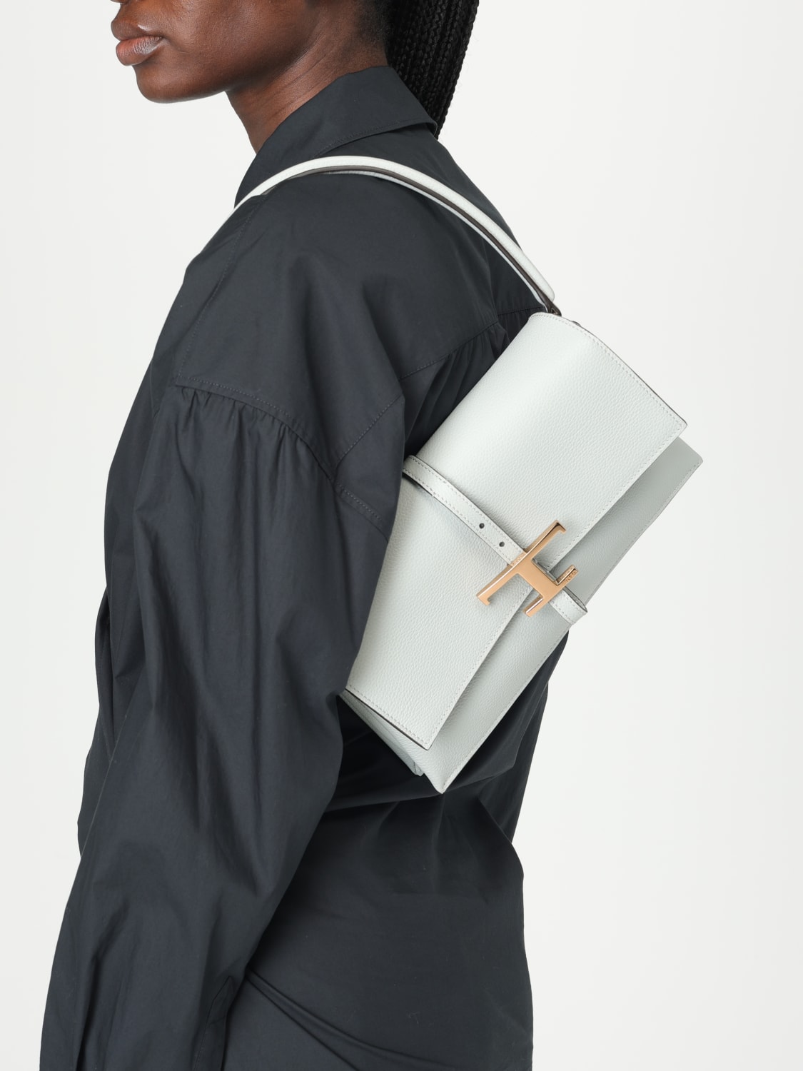 ショルダーバッグ・ポシェット TOD'S Woman Shoulder bag Kaki XBWTSEC0100U1Z 2L73 TOD'S: Crossbody bags woman - Kaki | Tod's shoulder bag