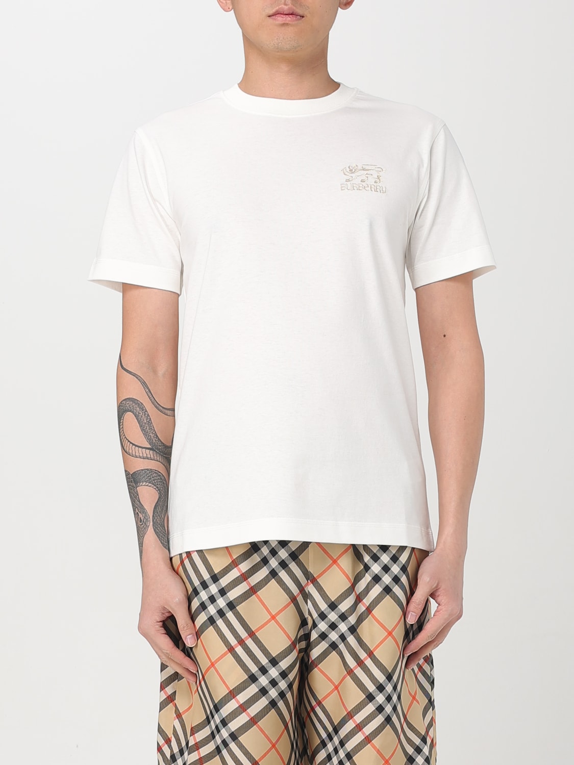 Tシャツ・カットソー BURBERRY Men T-shirt White 8101901 BURBERRY: T-shirt men - White | Burberry t-shirt 8101901