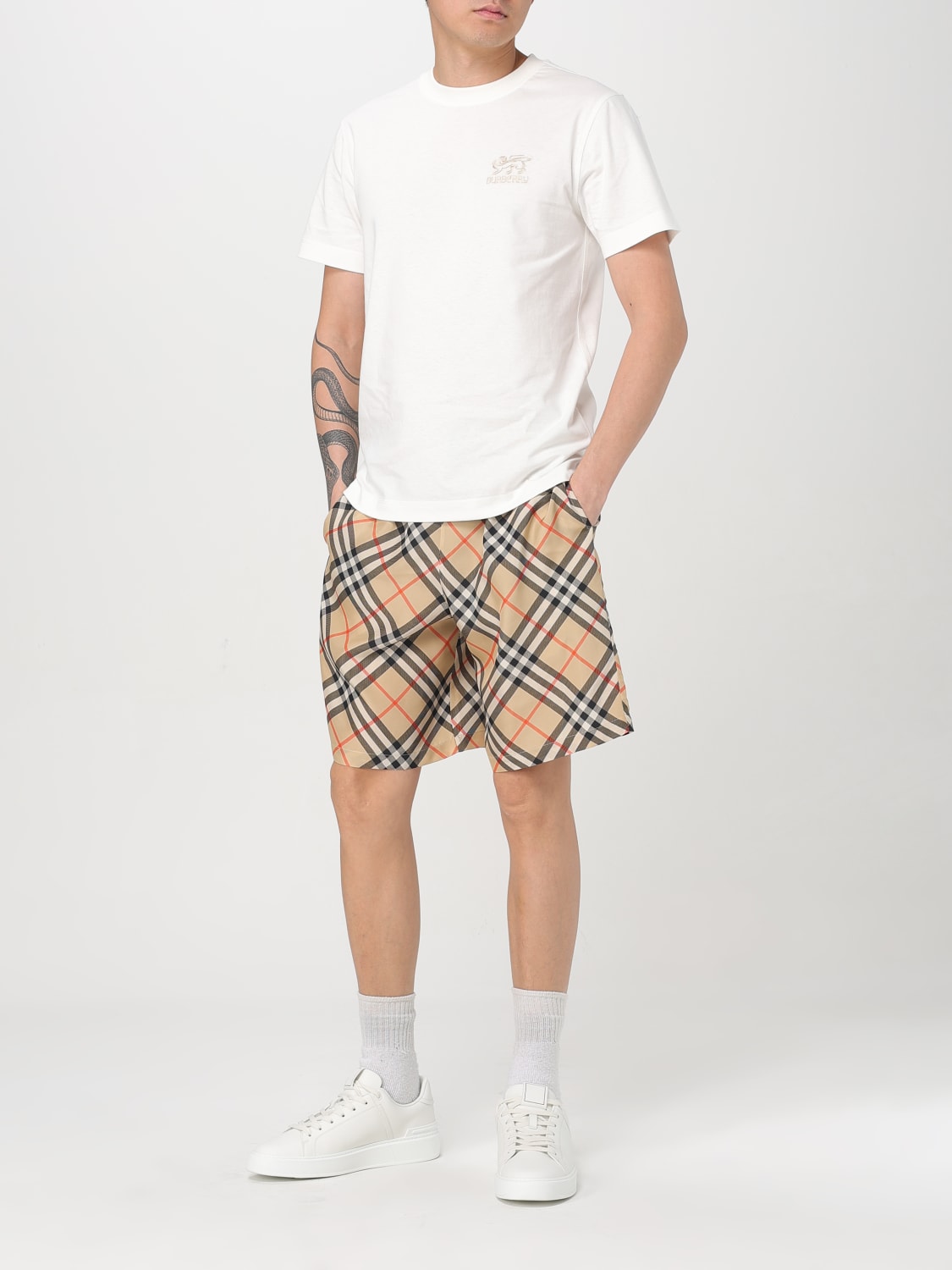 BURBERRY: T-shirt men - White | Burberry t-shirt 8101901