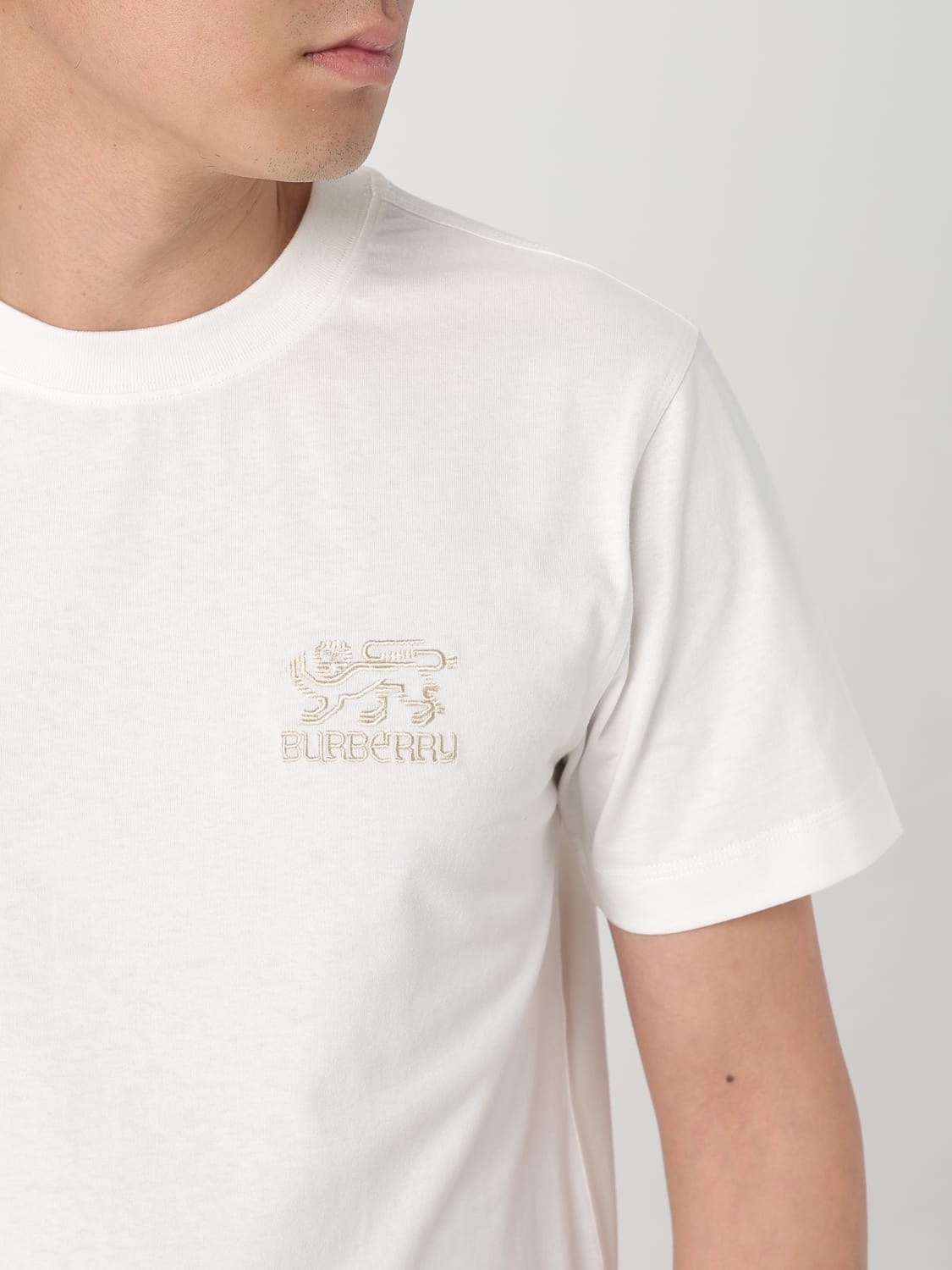 Tシャツ・カットソー BURBERRY Men T-shirt White 8101901 BURBERRY: T-shirt men - White | Burberry t-shirt 8101901