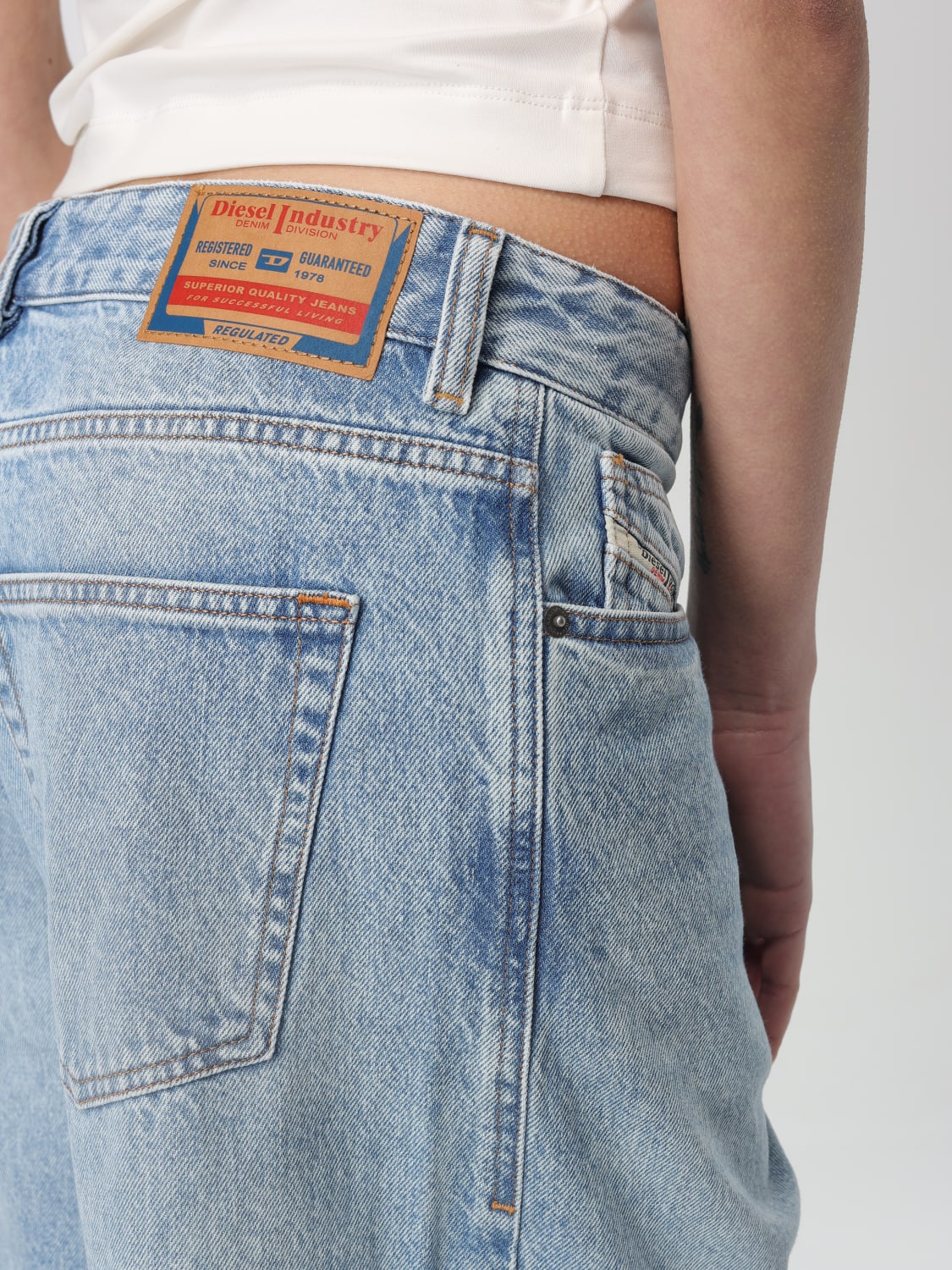 デニム・ジーパン DIESEL Woman Jeans Blue A0692609I29 01 DIESEL: Jeans woman - Blue | Diesel jeans A0692609I29 online
