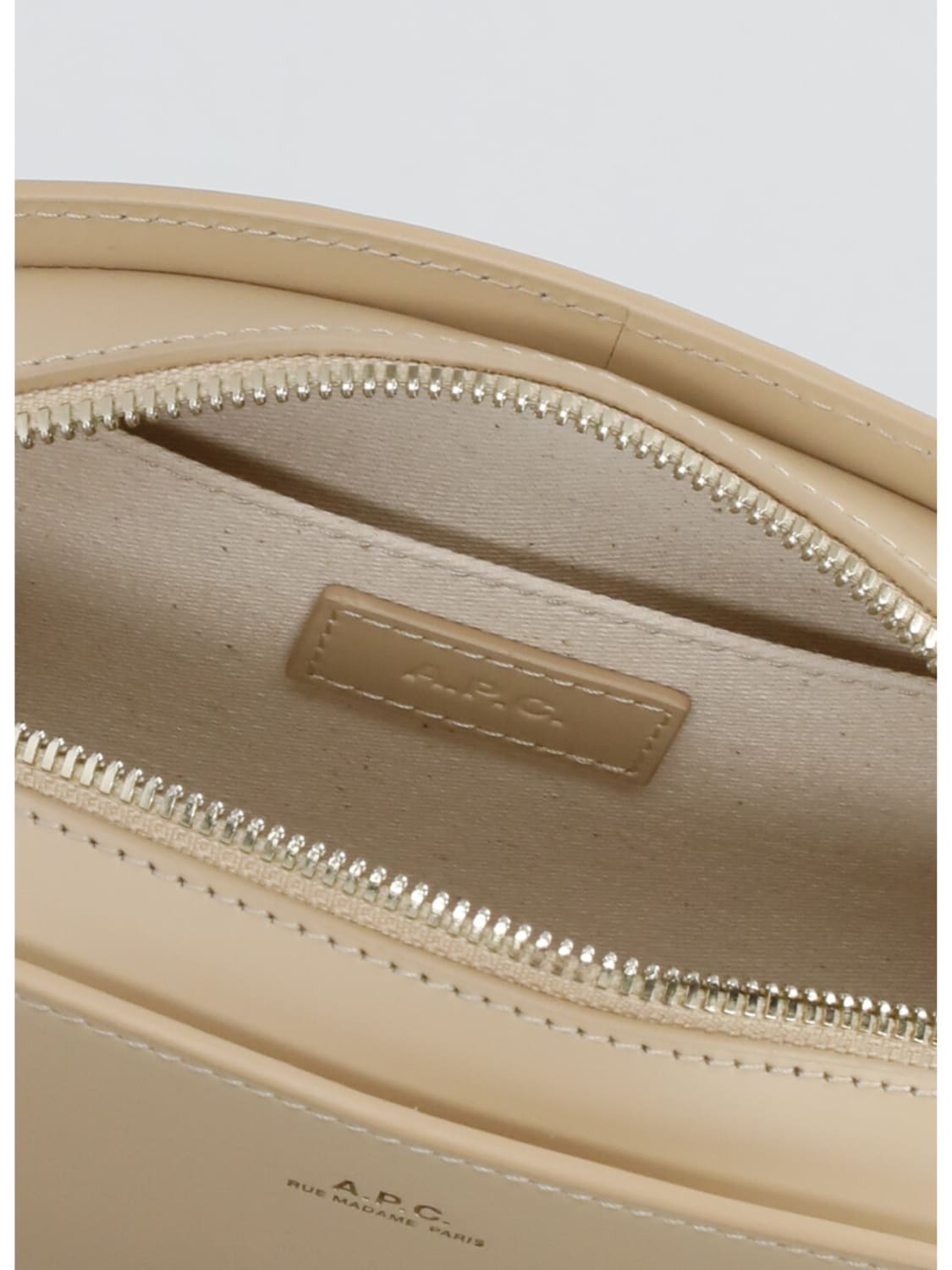 ショルダーバッグ・ポシェット A.P.C. Woman Shoulder bag Beige PXCAXF61997 BAP A.P.C.: Crossbody bags woman - Beige | A.P.C. shoulder bag