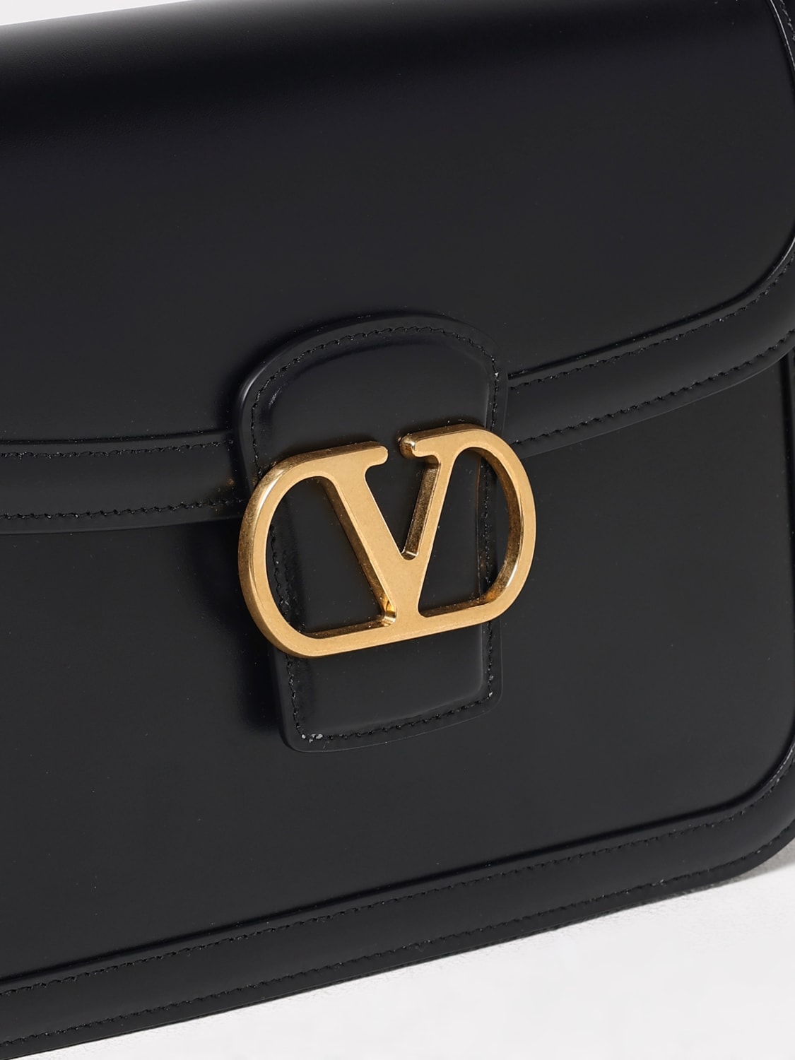 VALENTINO GARAVANI: Crossbody bags woman - Black | Valentino VALENTINO GARAVANI: Crossbody bags woman - Black | Valentino