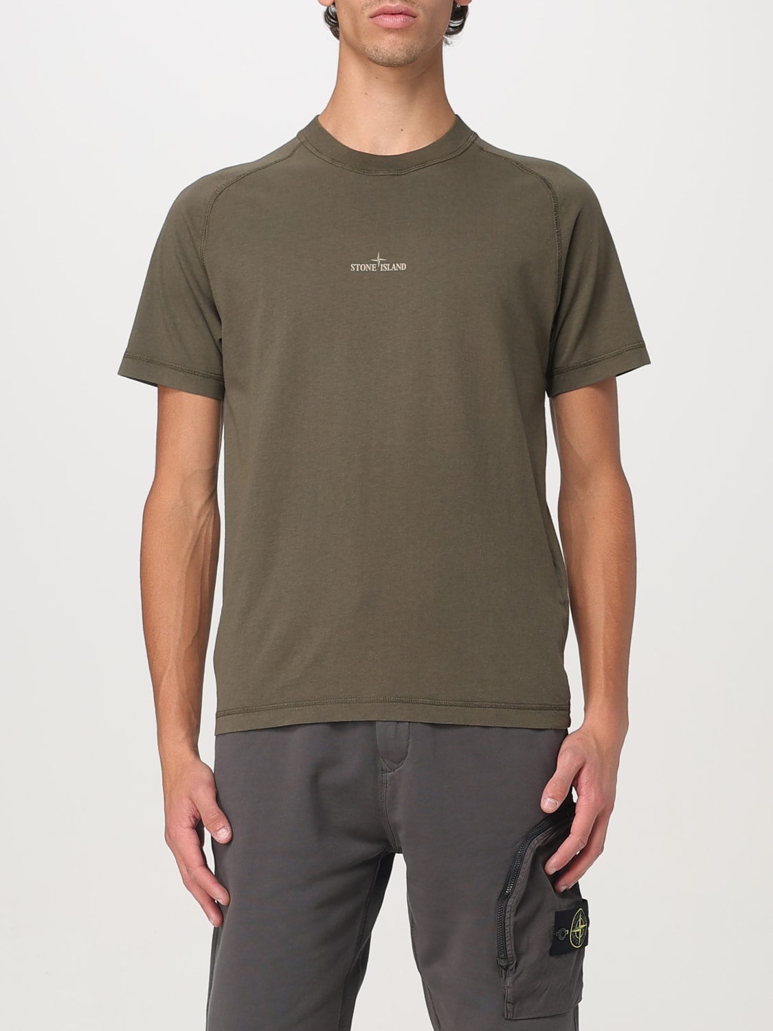 Tシャツ・カットソー STONE  Men T-shirt Green 2100020S0080 V0054 STONE ISLAND: T-shirt in cotone con stampa posteriore