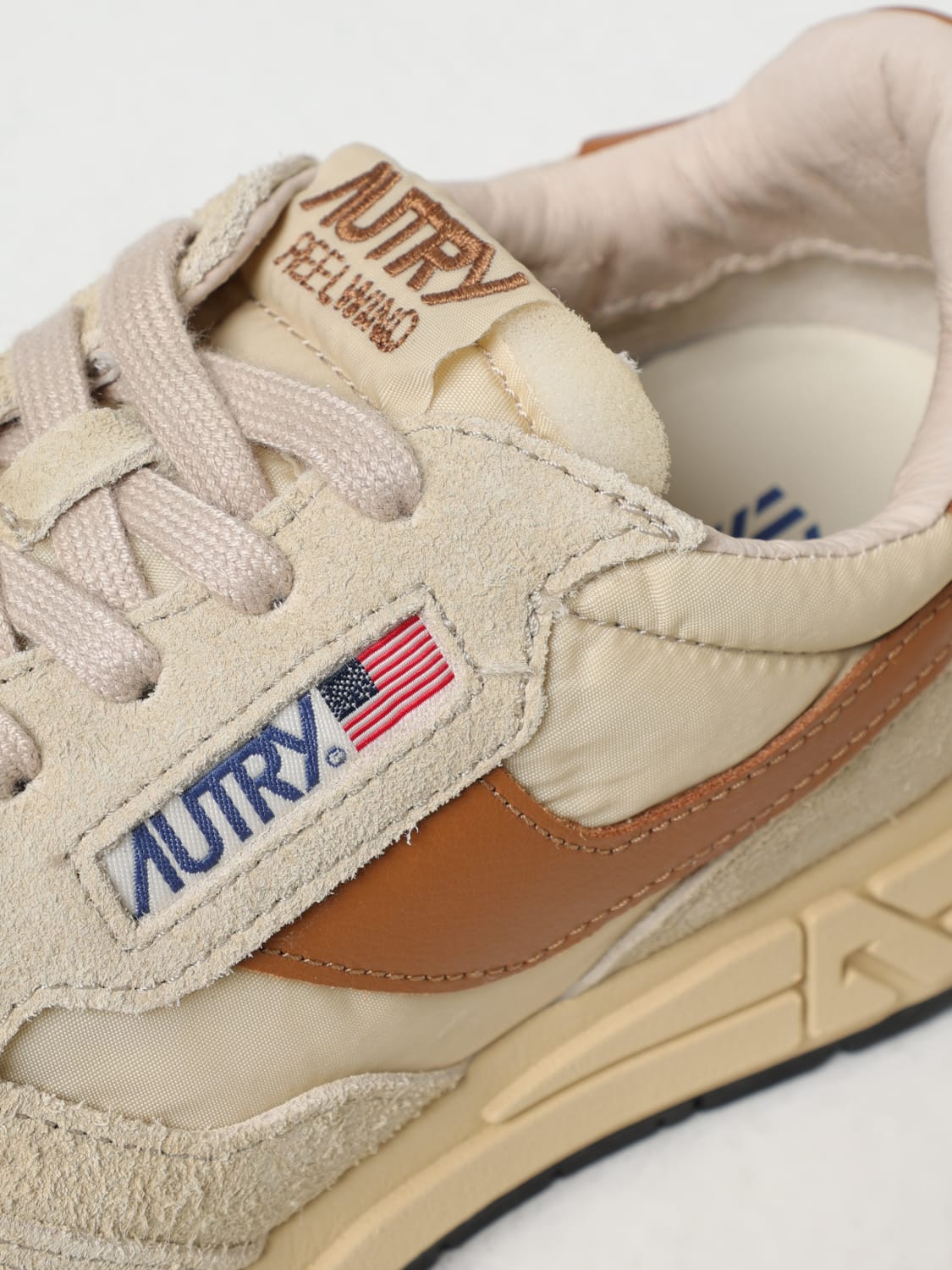 スニーカー AUTRY Men Sneakers WWLMNC10 Beige Autry Medalist Low Tricolor Sneakers In Beige Ecru And Space