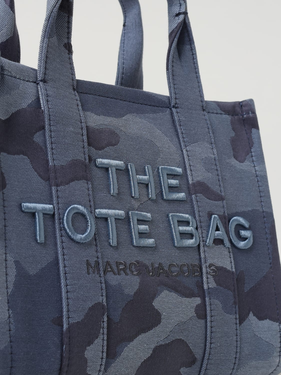 MARC JACOBS BORSA A MANO: Borsa The Tote Bag Marc Jacobs in canvas camouflage, Blue - Img 3