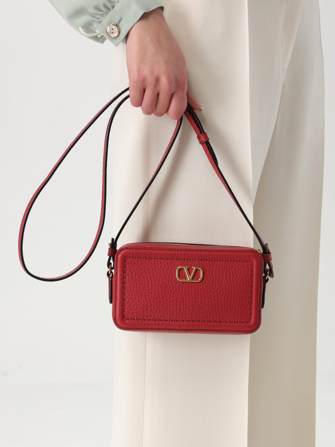 バッグ・カバンその他 VALENTINO GARAVANI Woman Mini bag Red 6W2P0AI5RZR 0RO VALENTINO GARAVANI: Crossbody bags woman - Red | Valentino