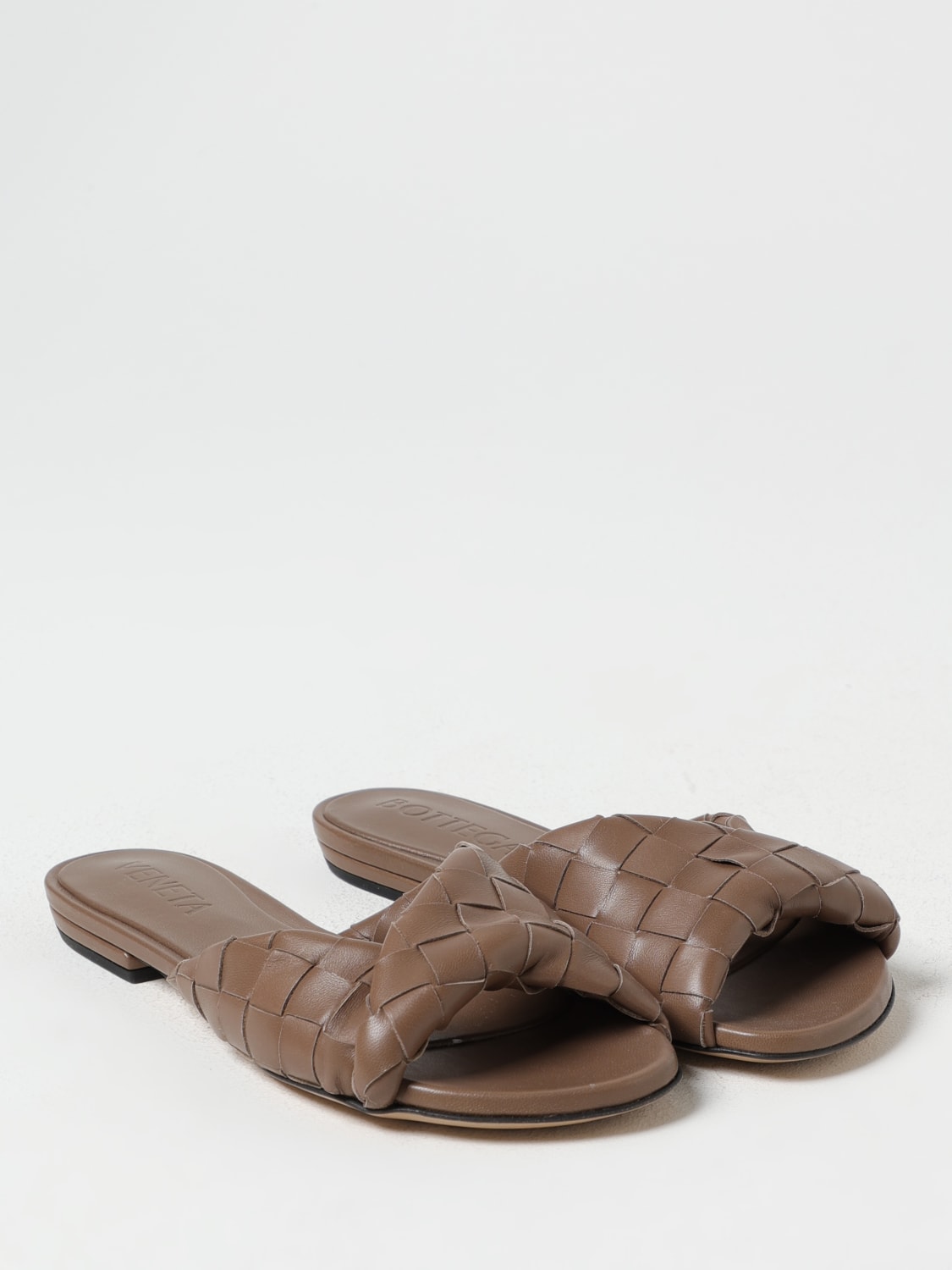 シューズ・サンダルその他 BOTTEGA VENETA Woman Flat sandals Brown 806918V2ED0 2354 BOTTEGA VENETA: Shoes woman - Brown | Bottega Veneta flat