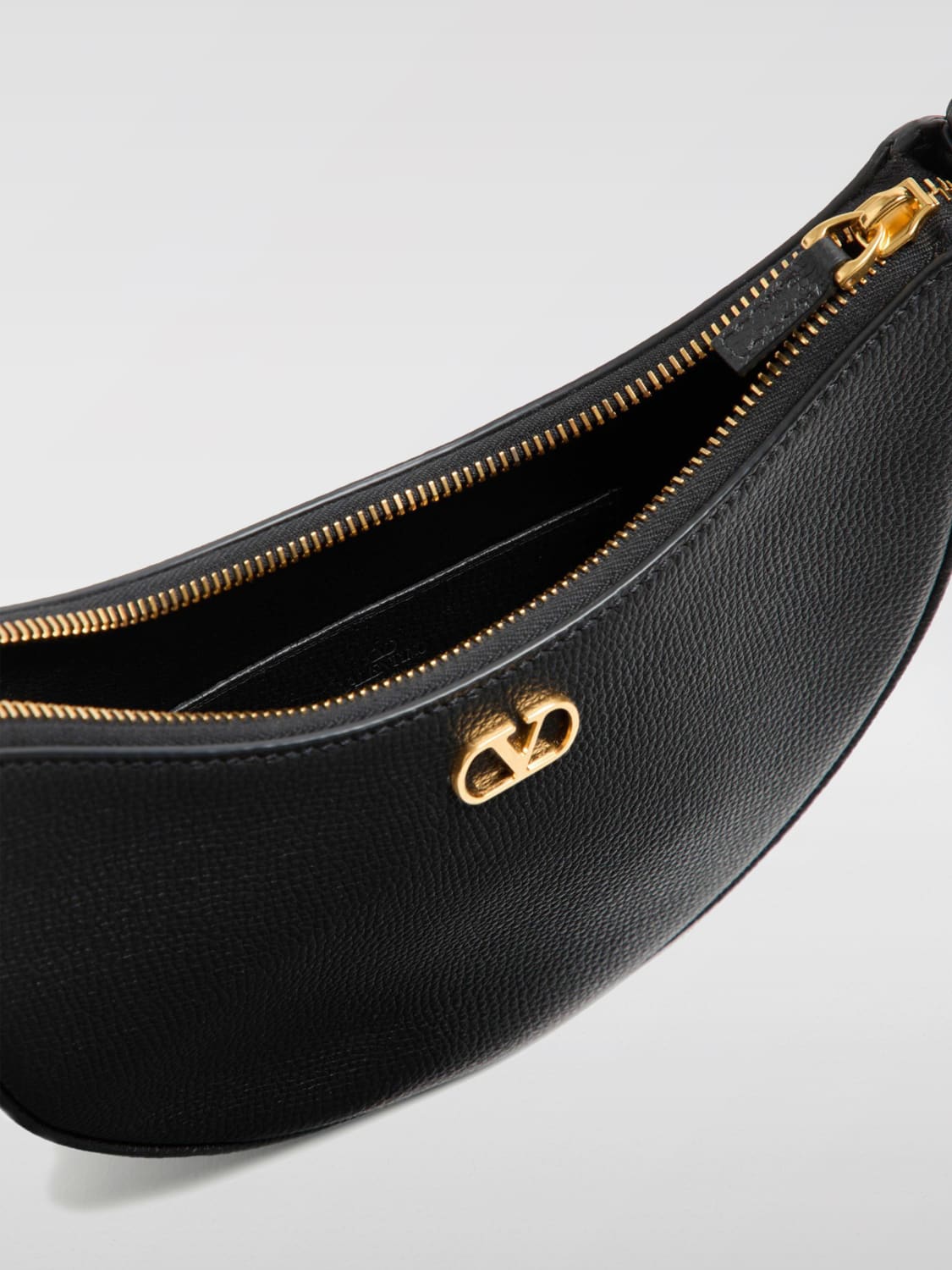 VALENTINO GARAVANI: Shoulder bag woman - Black | Valentino
