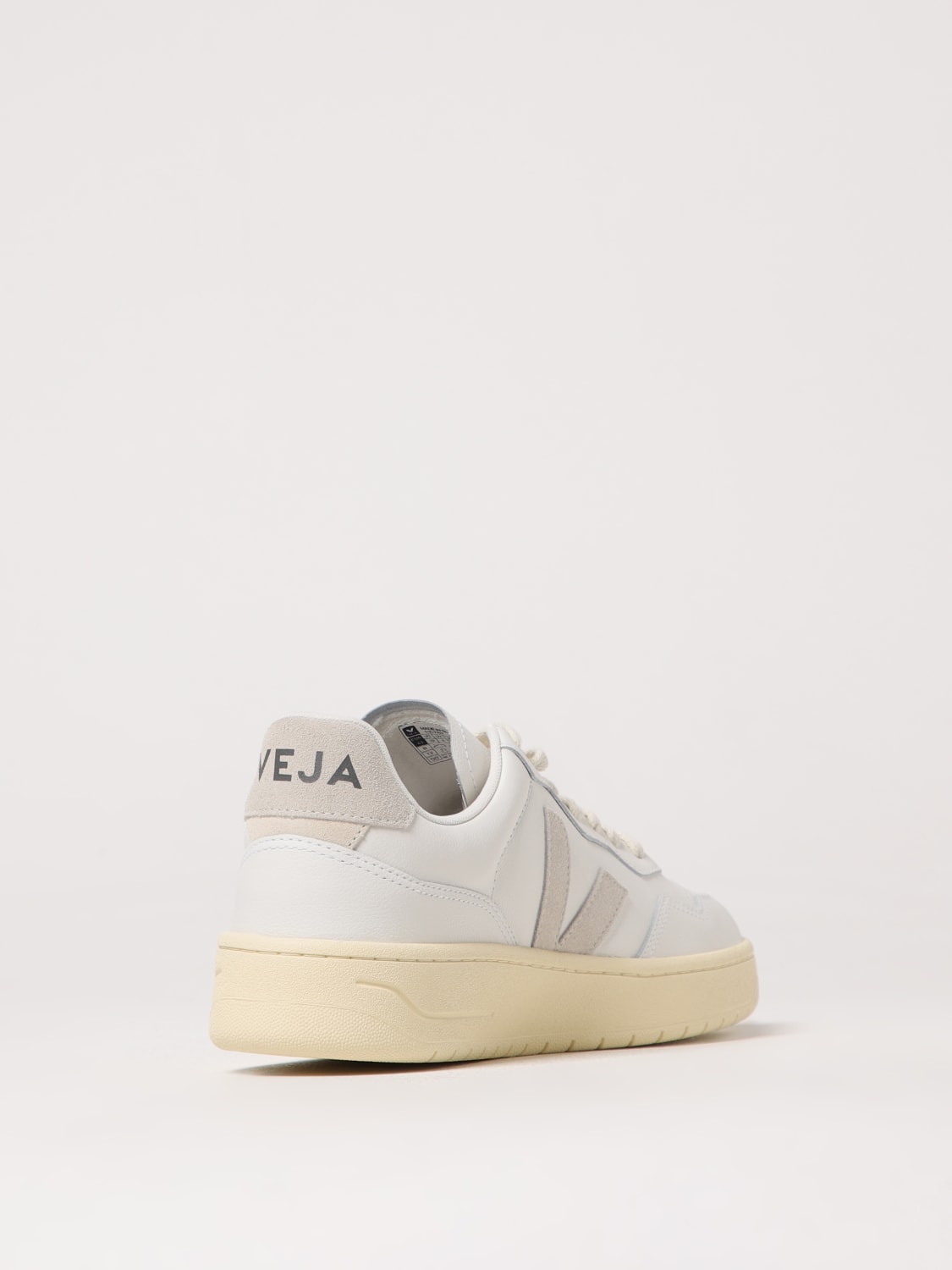 VEJA: Sneakers men - White | Veja sneakers VD2003655 online