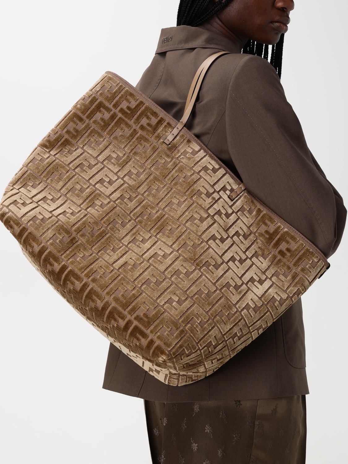 トートバッグ FENDI Woman Tote bags Beige 8BH425AT14 F1QDO FENDI: Shoulder bag woman - Beige | Fendi tote bags