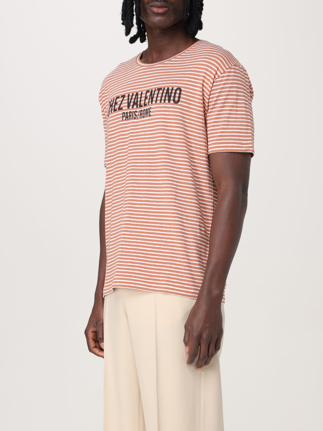 Tシャツ・カットソー VALENTINO Men T-shirt Butter 6V3MG16SAPY RGV VALENTINO: T-shirt men - Butter | Valentino t-shirt