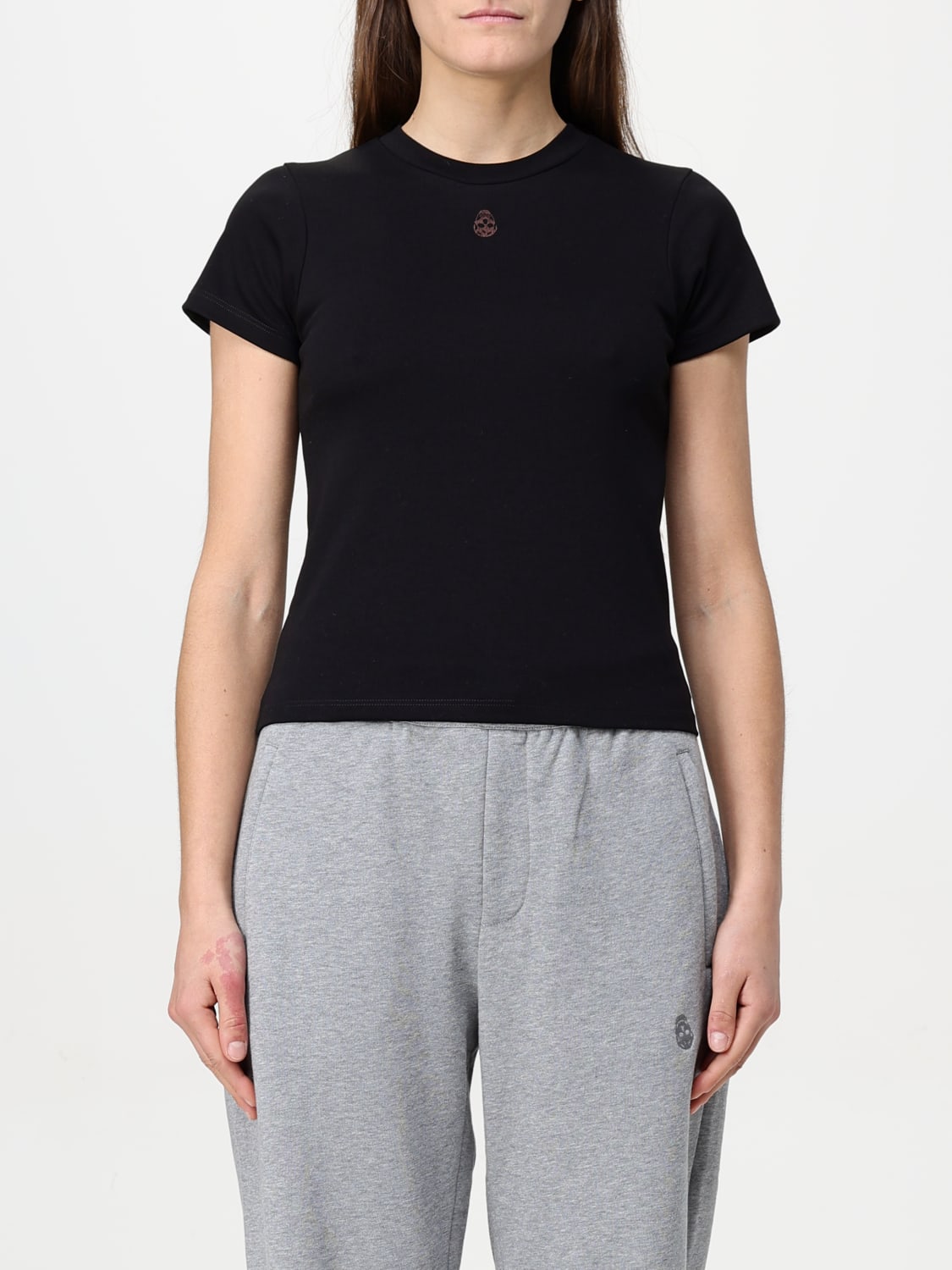 MCQUEEN T-SHIRTS: T-shirt basic in cotone con logo McQueen, Nero - Img 1