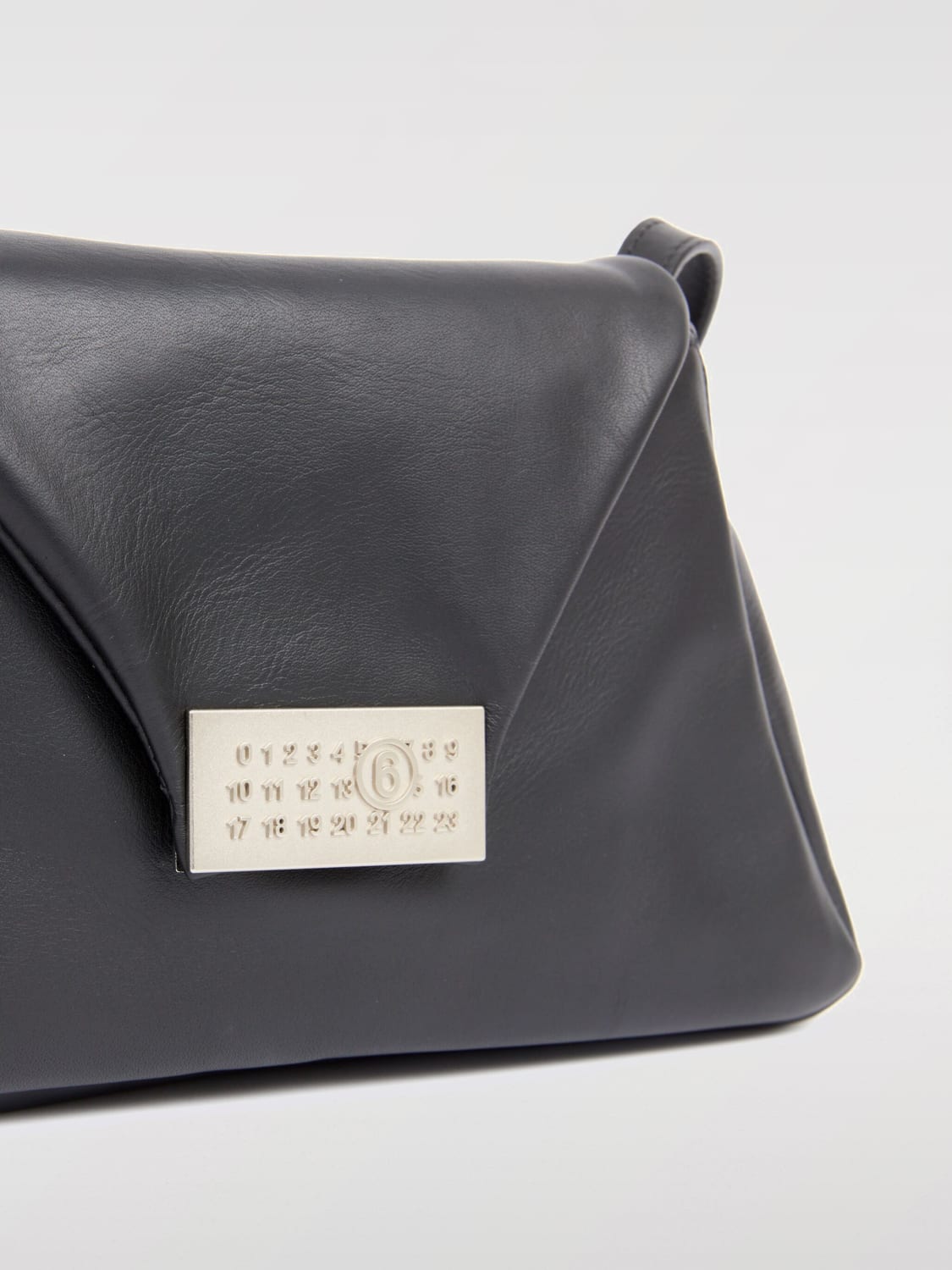 ショルダーバッグ・ポシェット MM6 MAISON MARGIELA Women Shoulder Bags SB5ZH0020 P7258T8013 MM6 MAISON MARGIELA: Shoulder bag woman - Black | Mm6 Maison