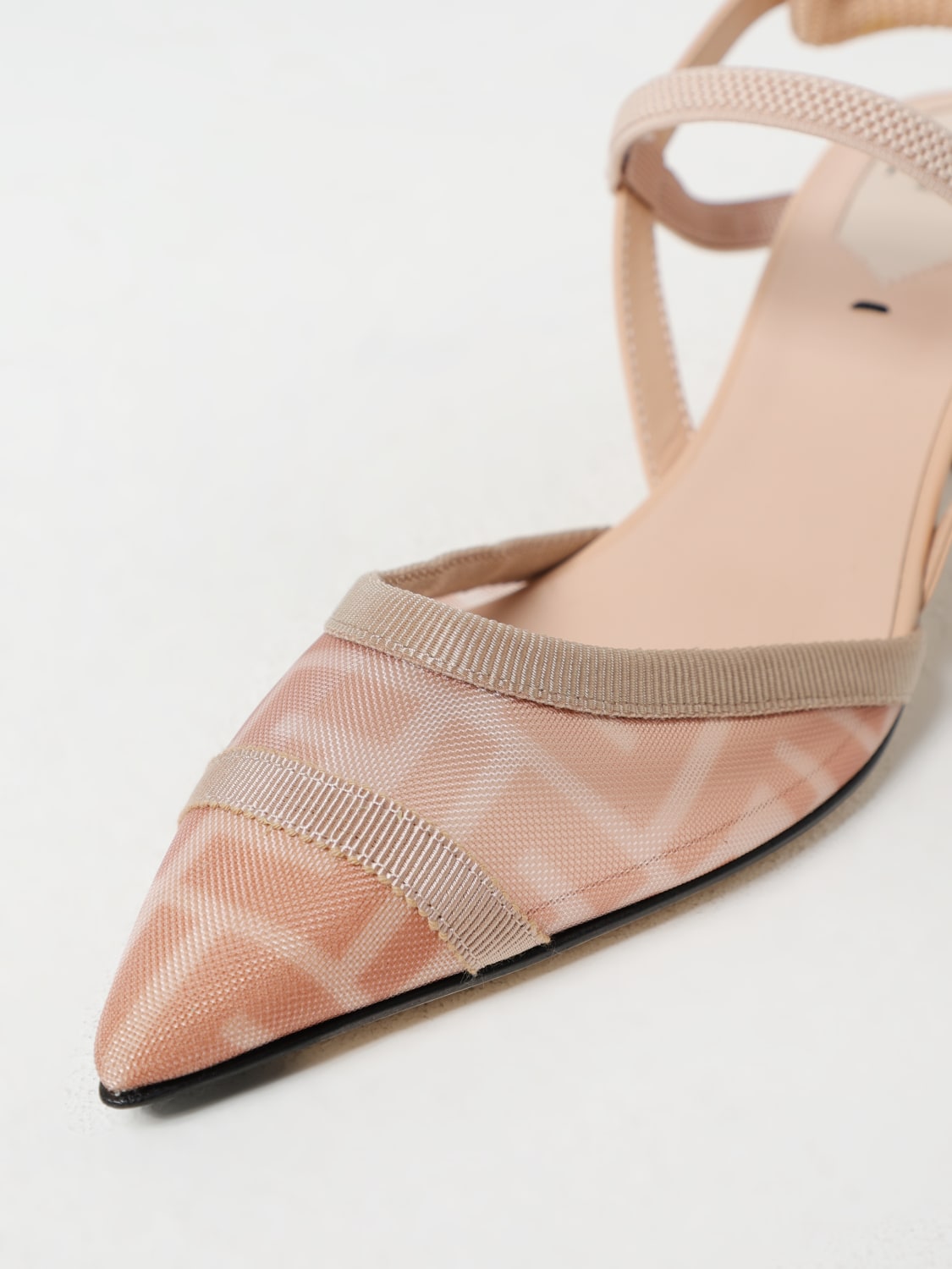 シューズ・サンダルその他 FENDI Woman Pumps Blush Pink 8J8589 AQ6U F1R8N Colibrì Lite Fabric Pink | Fendi