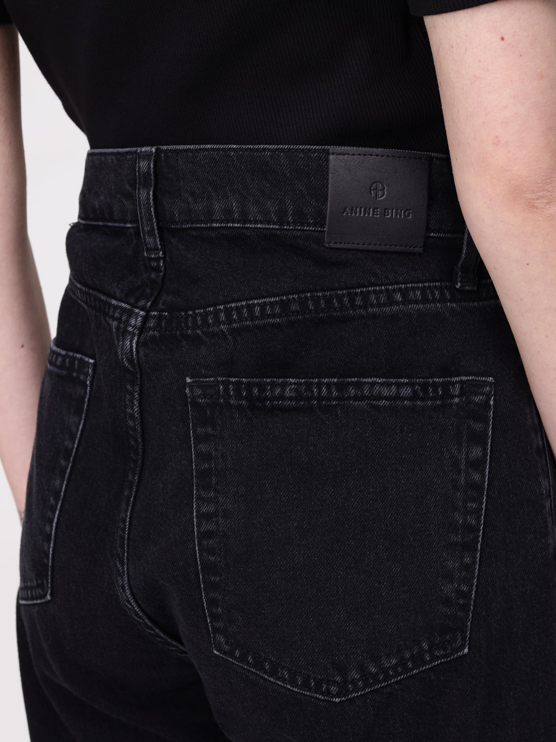 デニム・ジーパン ANINE BING Woman Jeans Black A061134 009 Jeans Anine Bing vintage black Hugh model