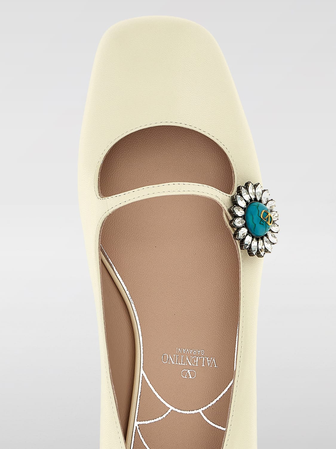 VALENTINO GARAVANI BALLERINE: Ballerina Valentino Garavani in pelle con bottone gioiello , Bianco - Img 4