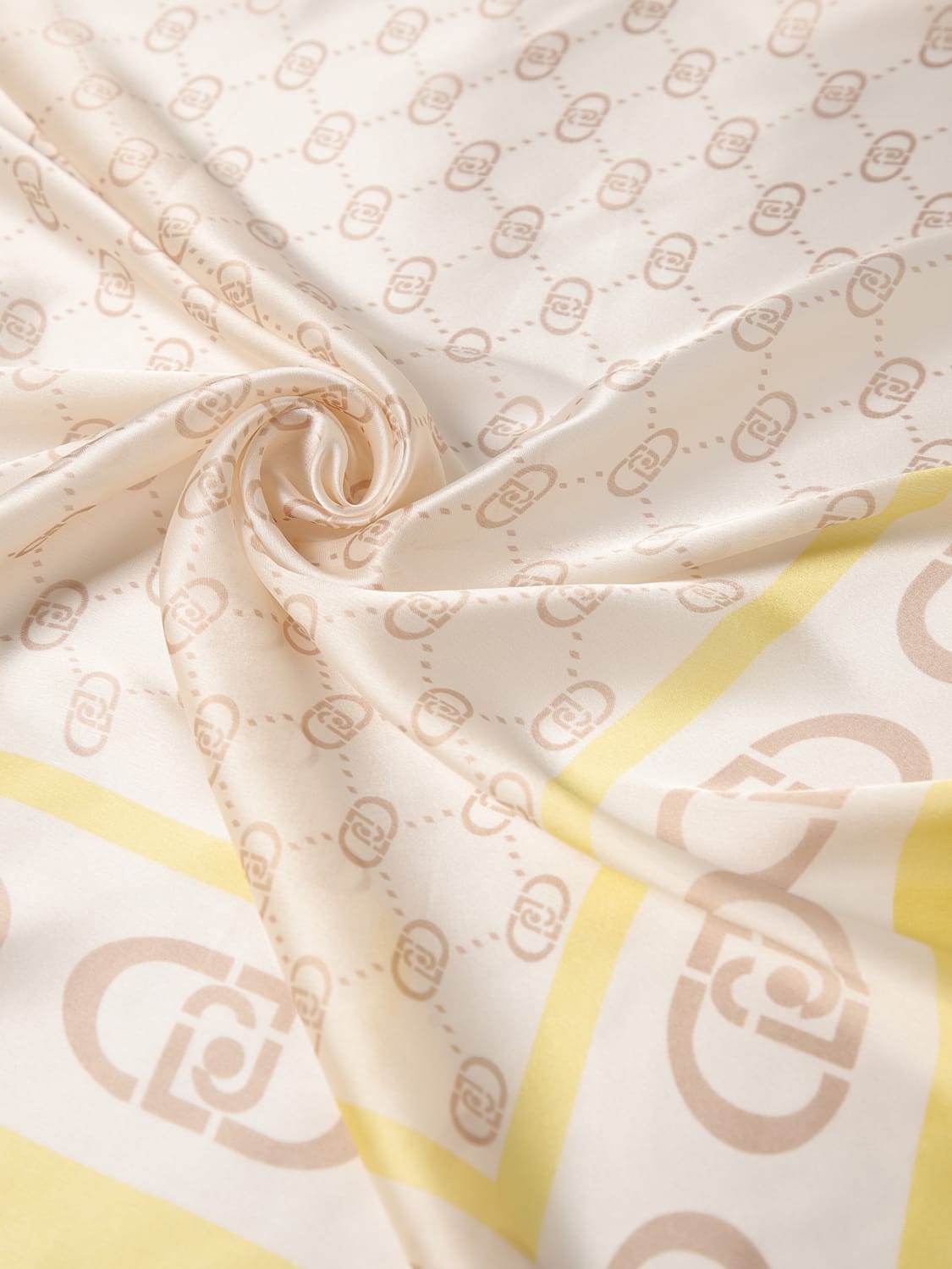 LIU JO FOULARD: Foulard Liu Jo in viscosa con monogram LJ stampato , Giallo - Img 3