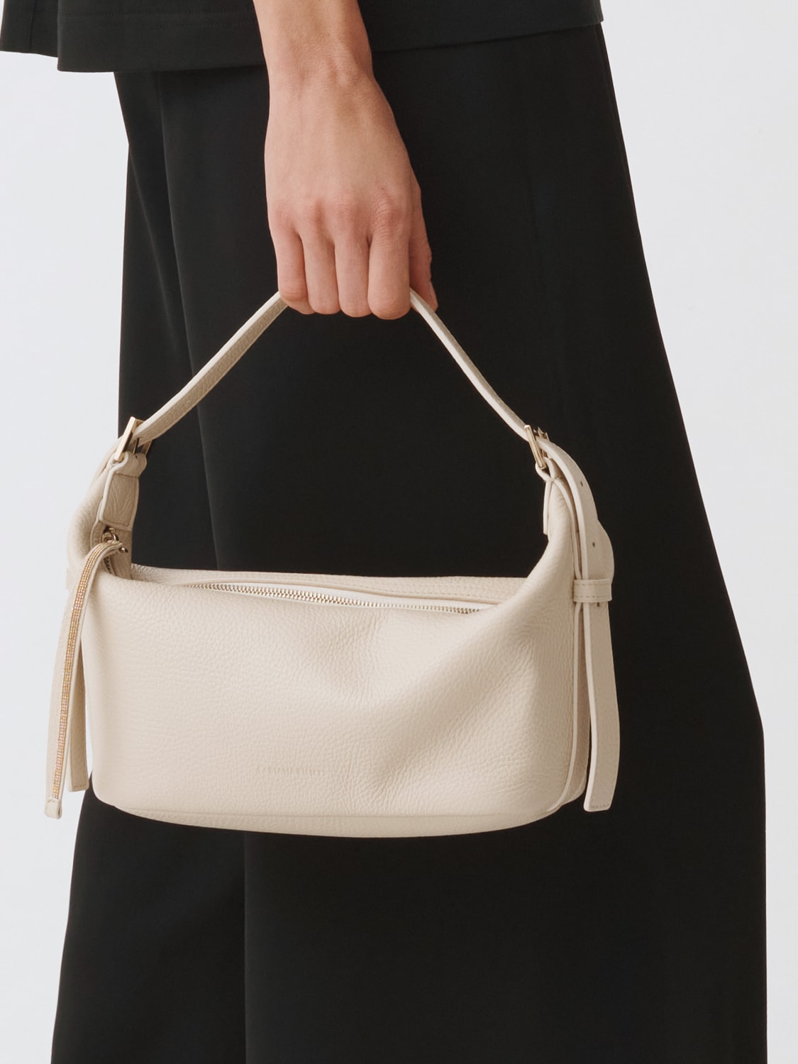 ショルダーバッグ・ポシェット FABIANA FILIPPI Woman Shoulder bag Black BGD275A081L427 825 FABIANA FILIPPI: Shoulder bag woman - White | Fabiana