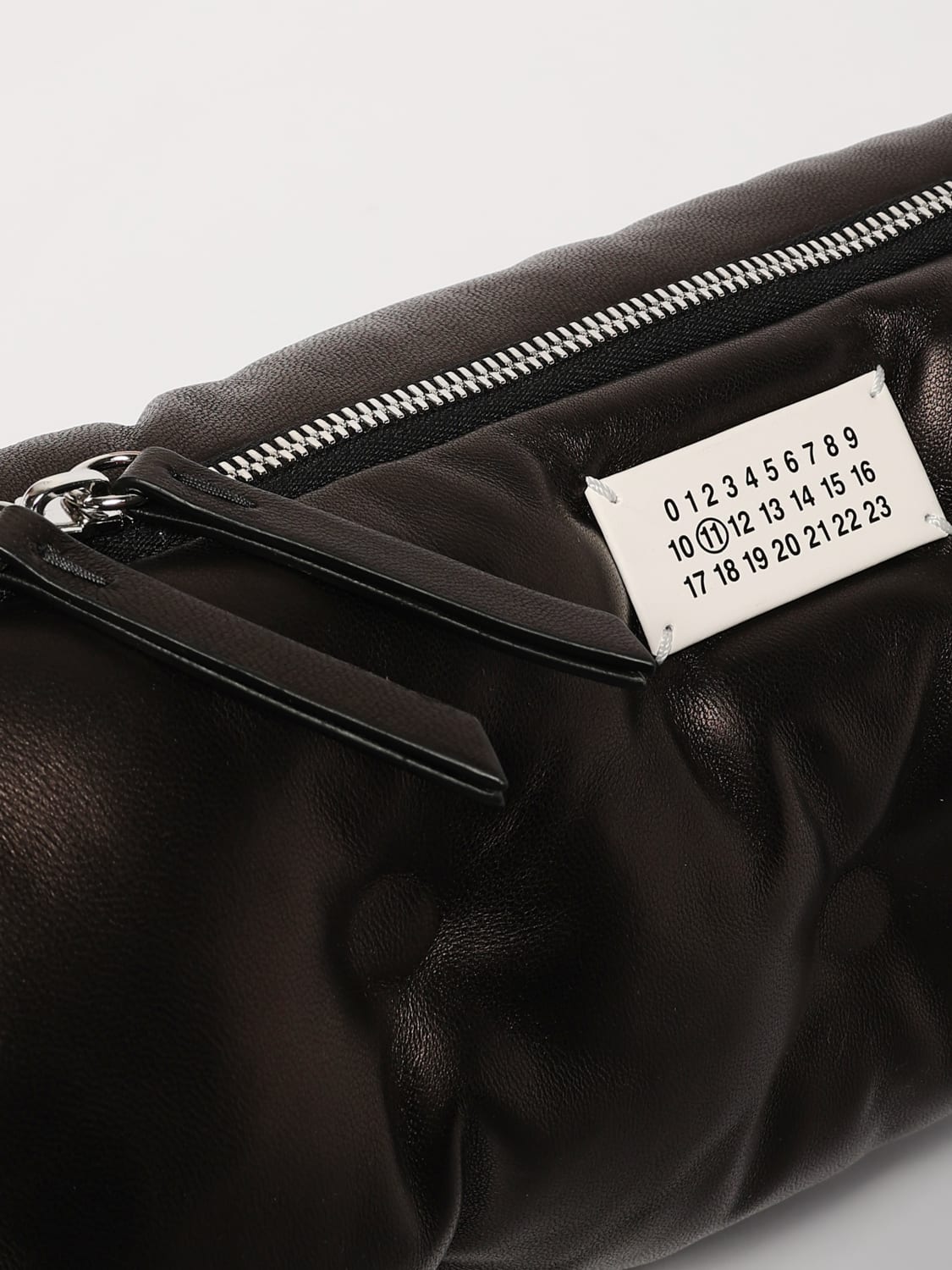 MAISON MARGIELA CROSSBODY BAG: Maison Margiela Glam Slam Pillow quilted Nappa leather bag, Black - Img 4