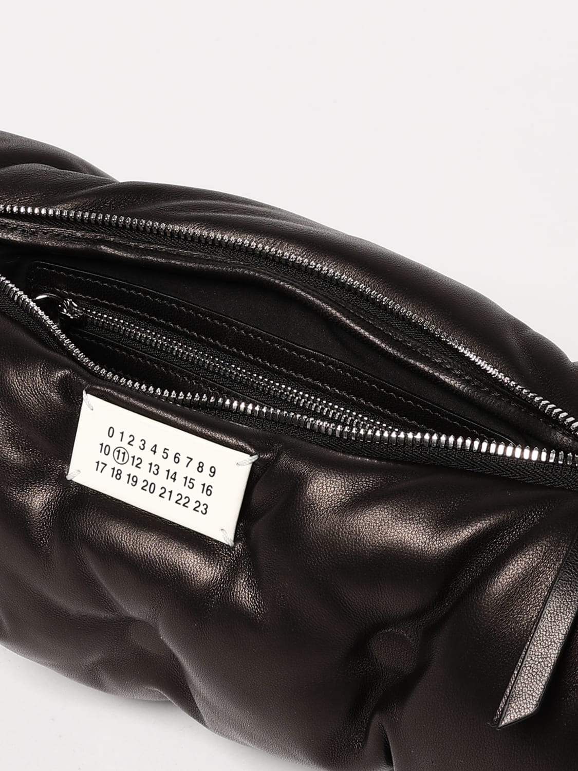 MAISON MARGIELA CROSSBODY BAG: Maison Margiela Glam Slam Pillow quilted Nappa leather bag, Black - Img 5