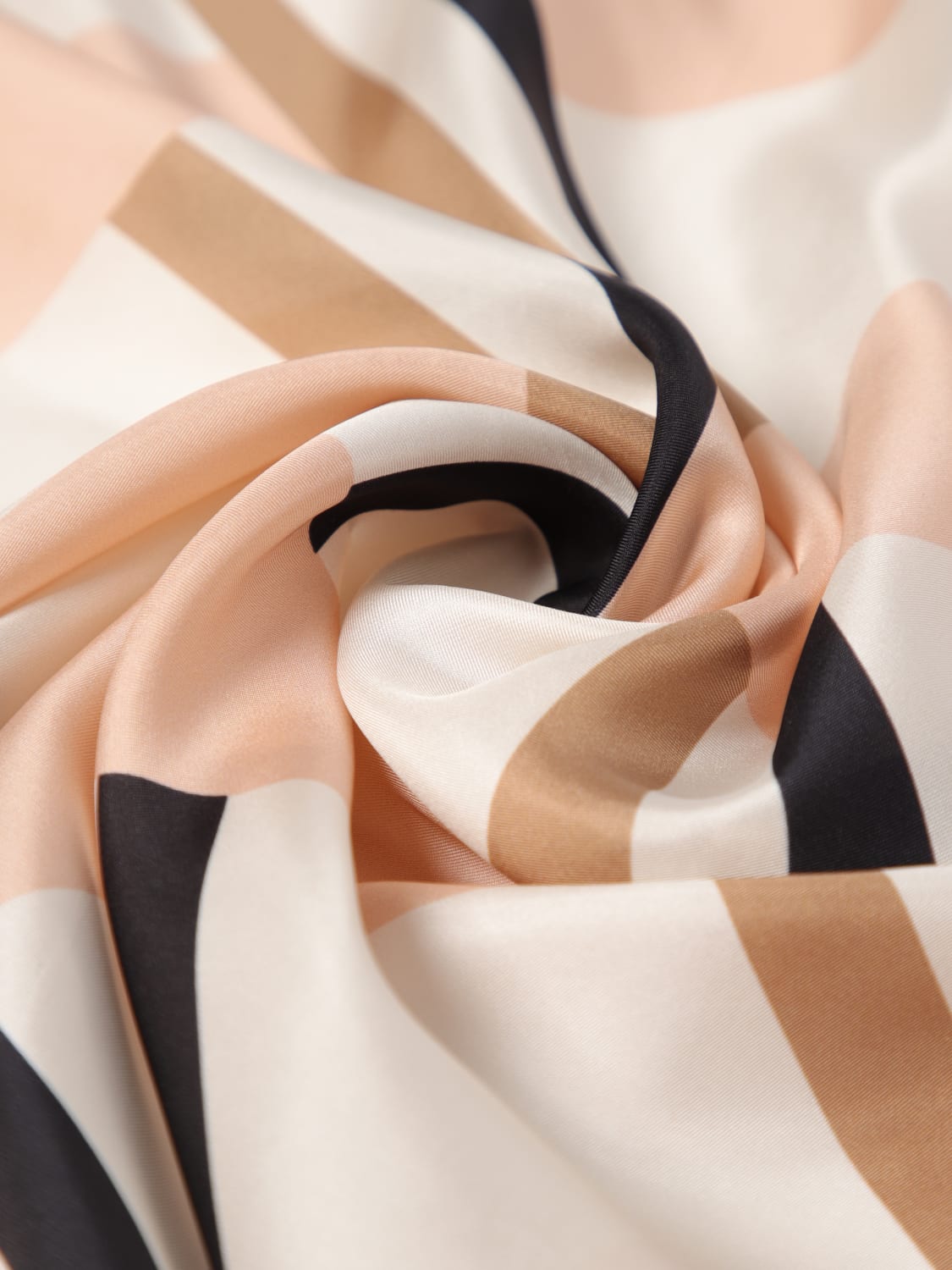 スカーフ BOSS Woman Scarf Beige 50536118 991 BOSS: Scarf woman - Beige | Boss scarf 50536118 online at