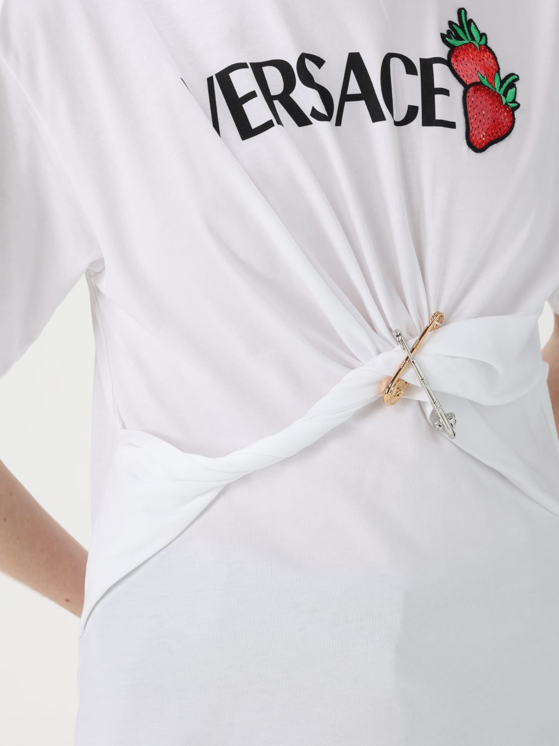 Tシャツ・カットソー VERSACE 'Strawberry' T-shirt White 10189711A13614 Versace 'strawberry' T-shirt | italist