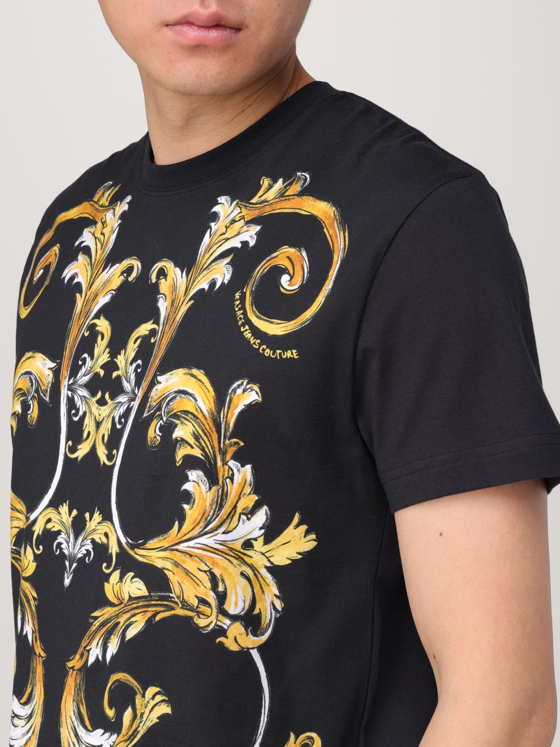 Tシャツ・カットソー VERSACE JEANS COUTURE Men T-shirt Black 78GAH615JS458 G89 VERSACE JEANS COUTURE: T-shirt men - Black | Versace Jeans